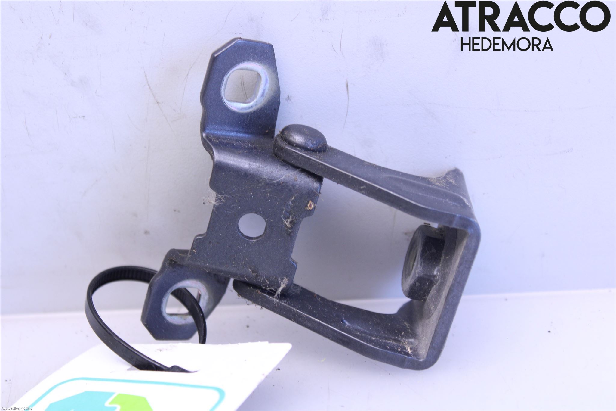 Fiat 500X 15- Bakluckegångjärn Vä