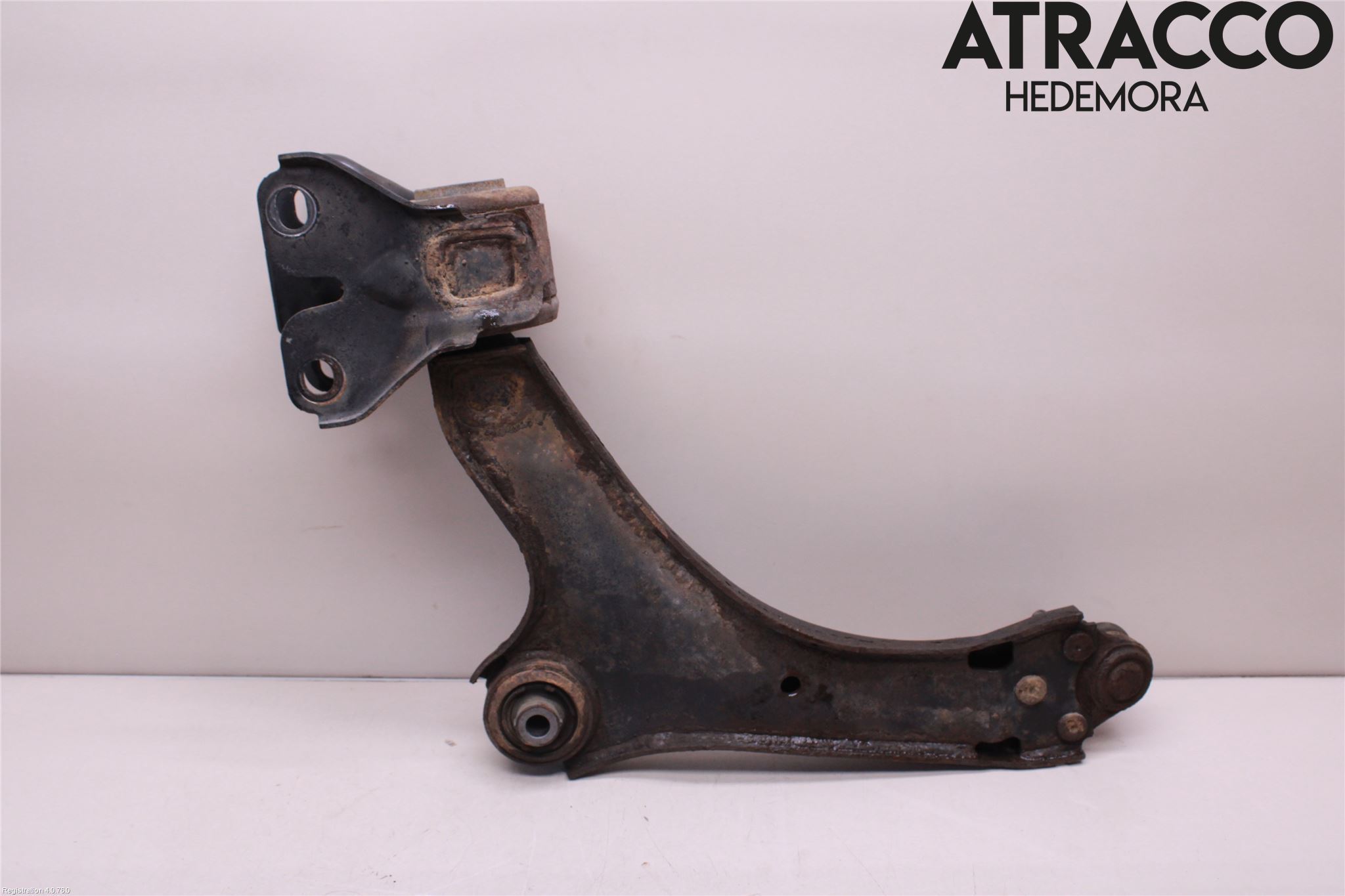 Volvo V70 08-13 Bärarm Fram Undre Hö
