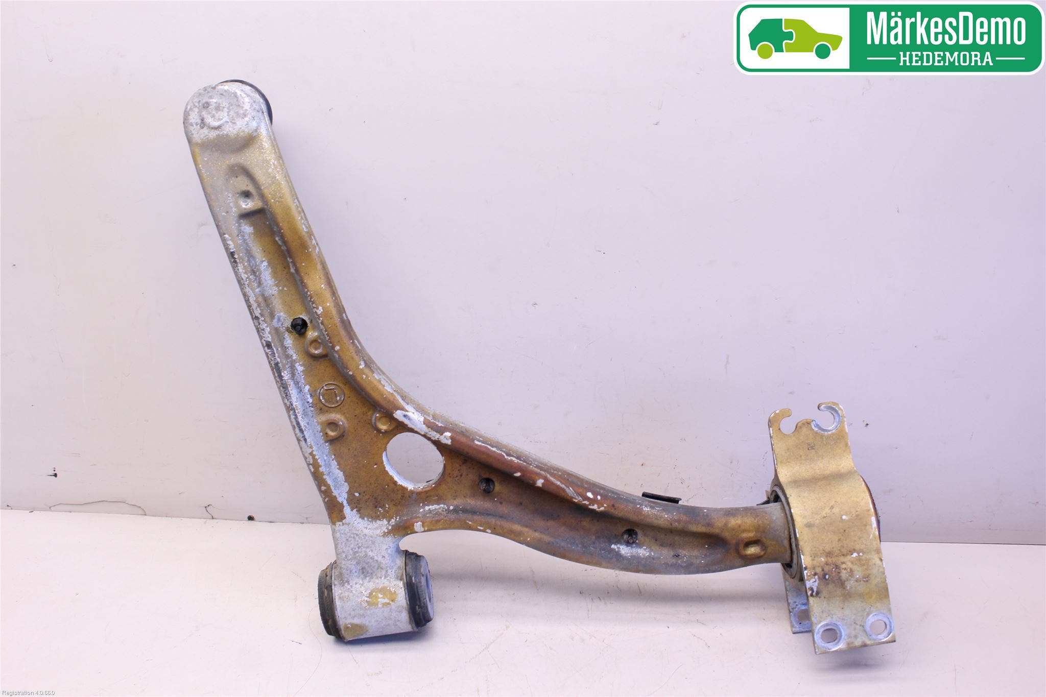 Mercedes-Benz MB GLA-KLASS (X156) 13-20 Bärarm Fram Undre Vä