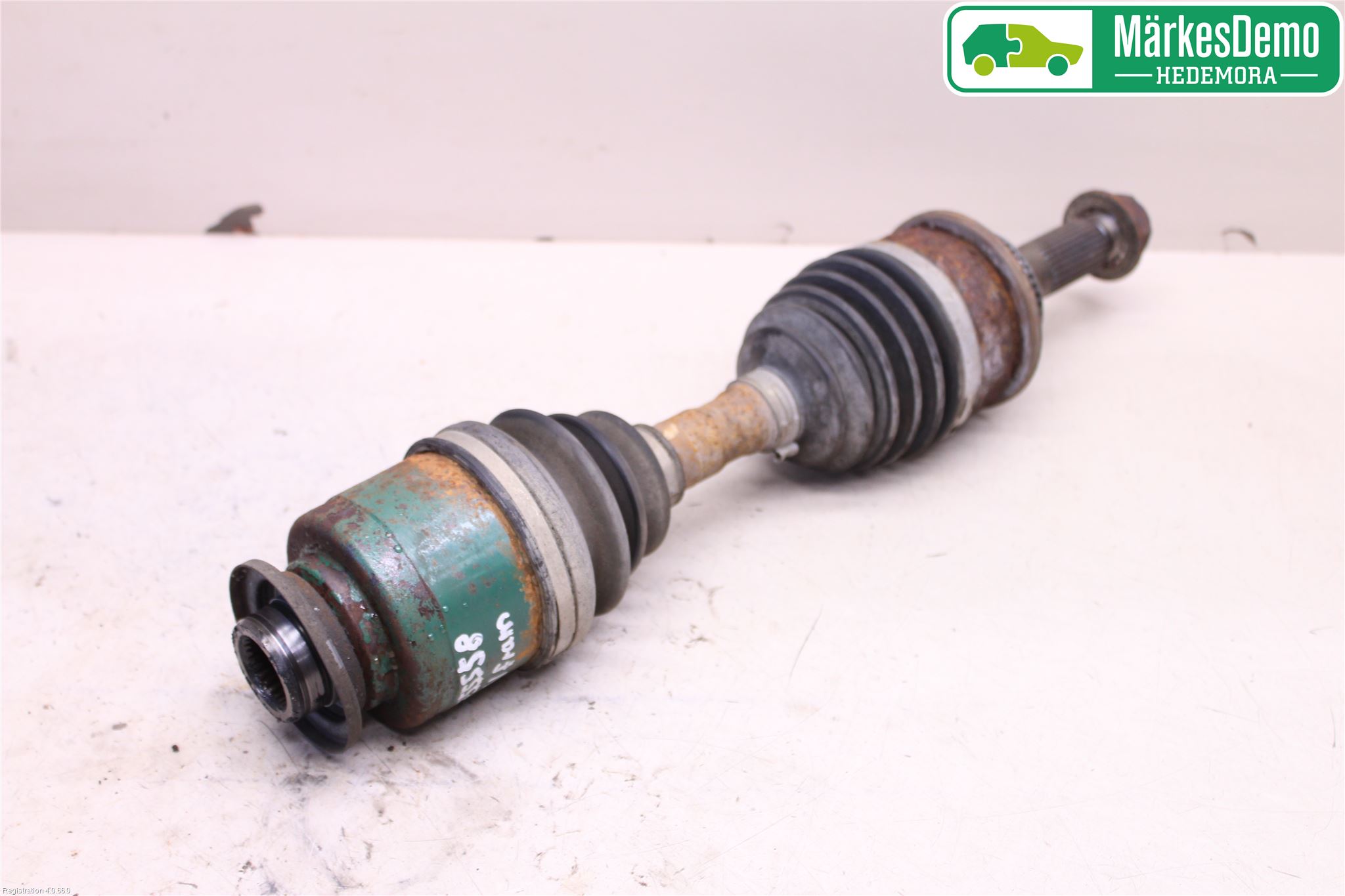 Mazda BT-50 Drivaxel Fram Höger