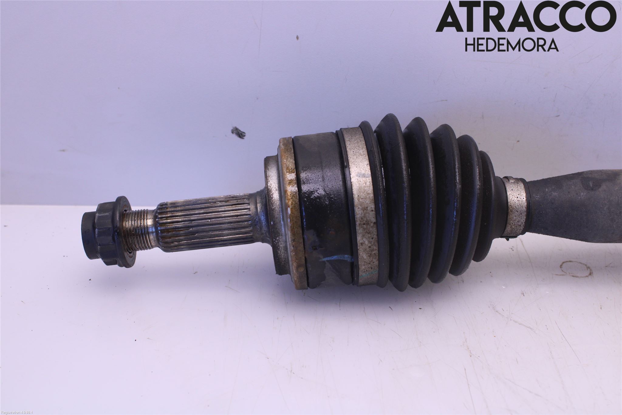 Toyota C-HR 16-23 Drivaxel Fram Höger