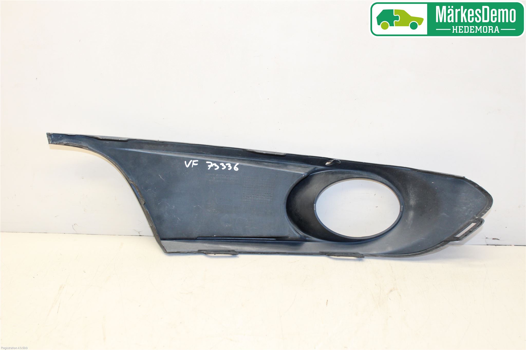 Volkswagen VW JETTA VI 11- Dimljussarg Fram