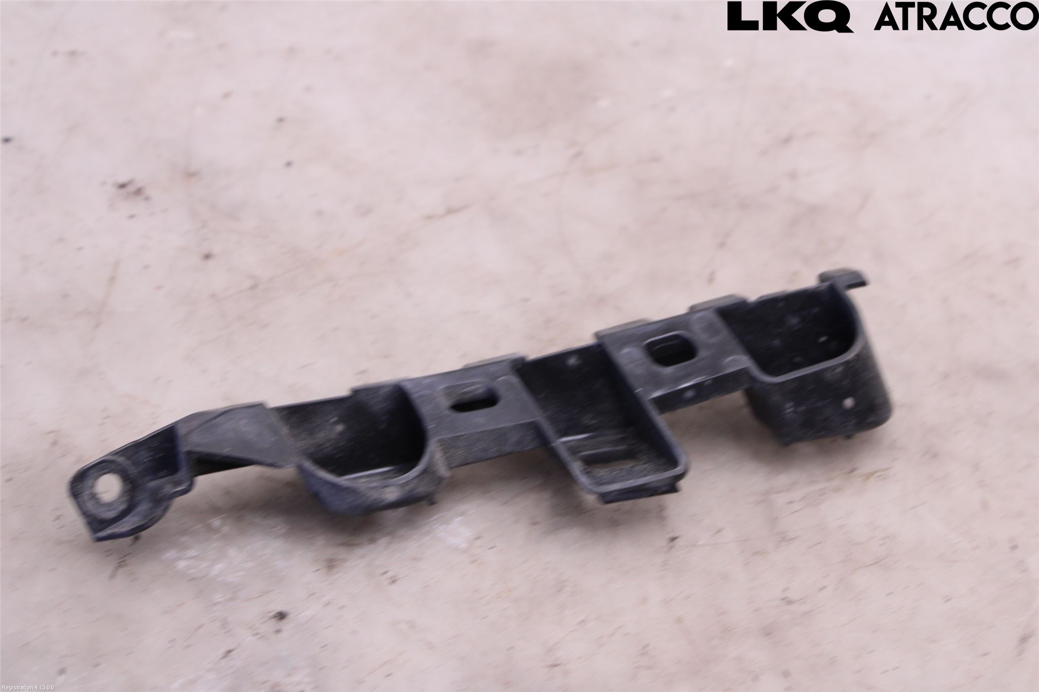 Volkswagen VW PASSAT 11-14 Stötfångarfäste Fram Hö