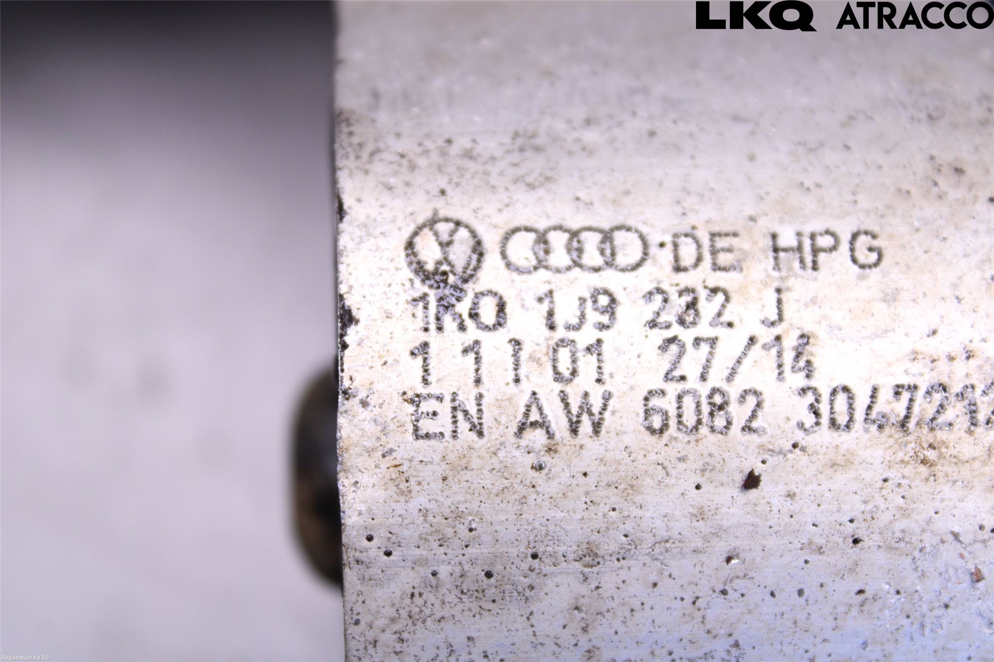 Volkswagen VW TOURAN 10-15 Bärarm Fram Undre Hö