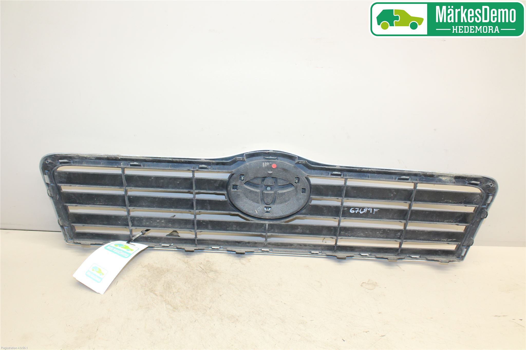 Toyota AVENSIS 03-06 Grill Komp