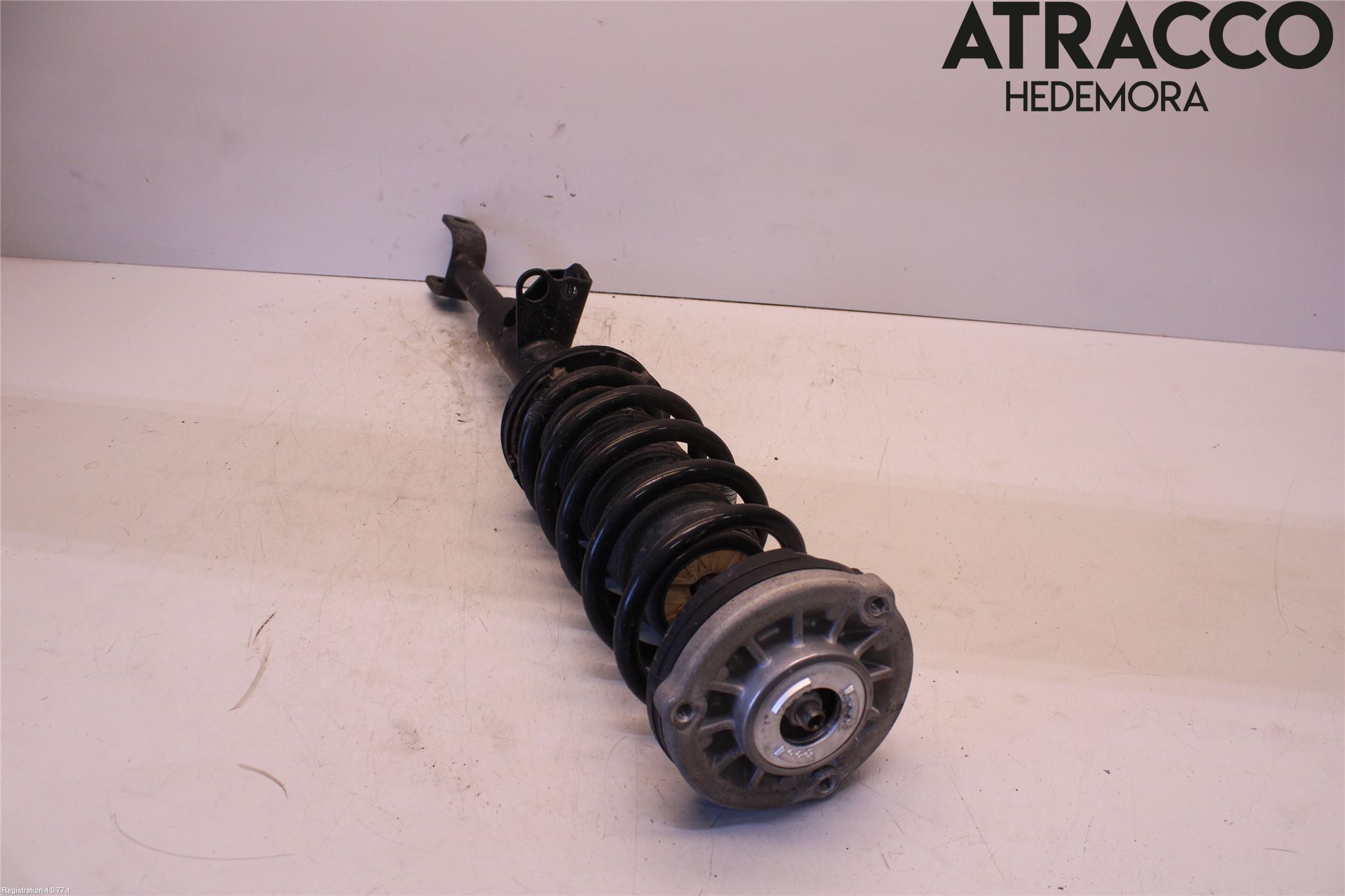 BMW 5 G30/G31/F90 17-23 Fjäderben Fram Vänster
