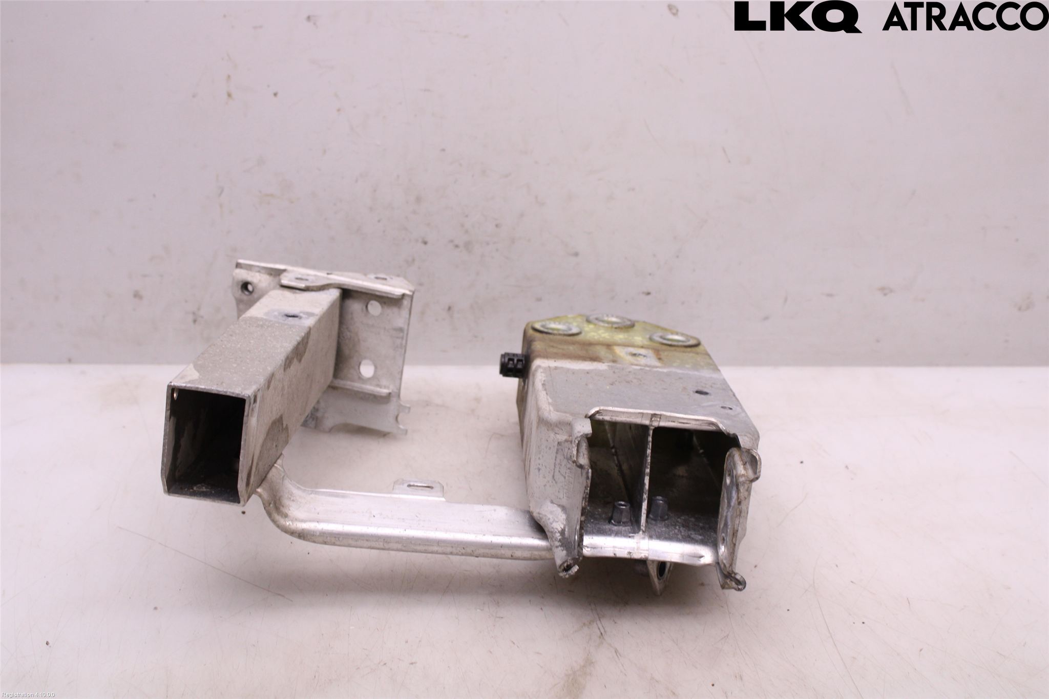 BMW 5 F10/F11/F18 09-17 Stötfångarbärjärn Fram