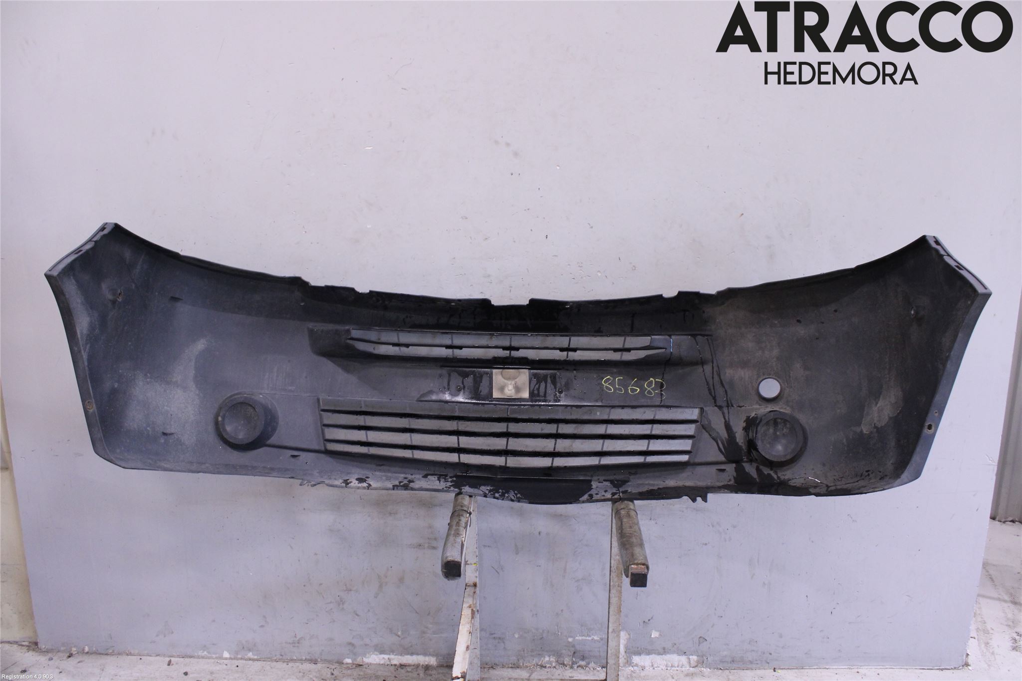 Nissan INTERSTAR 02-11 Stötfångarbeklädnad Fram