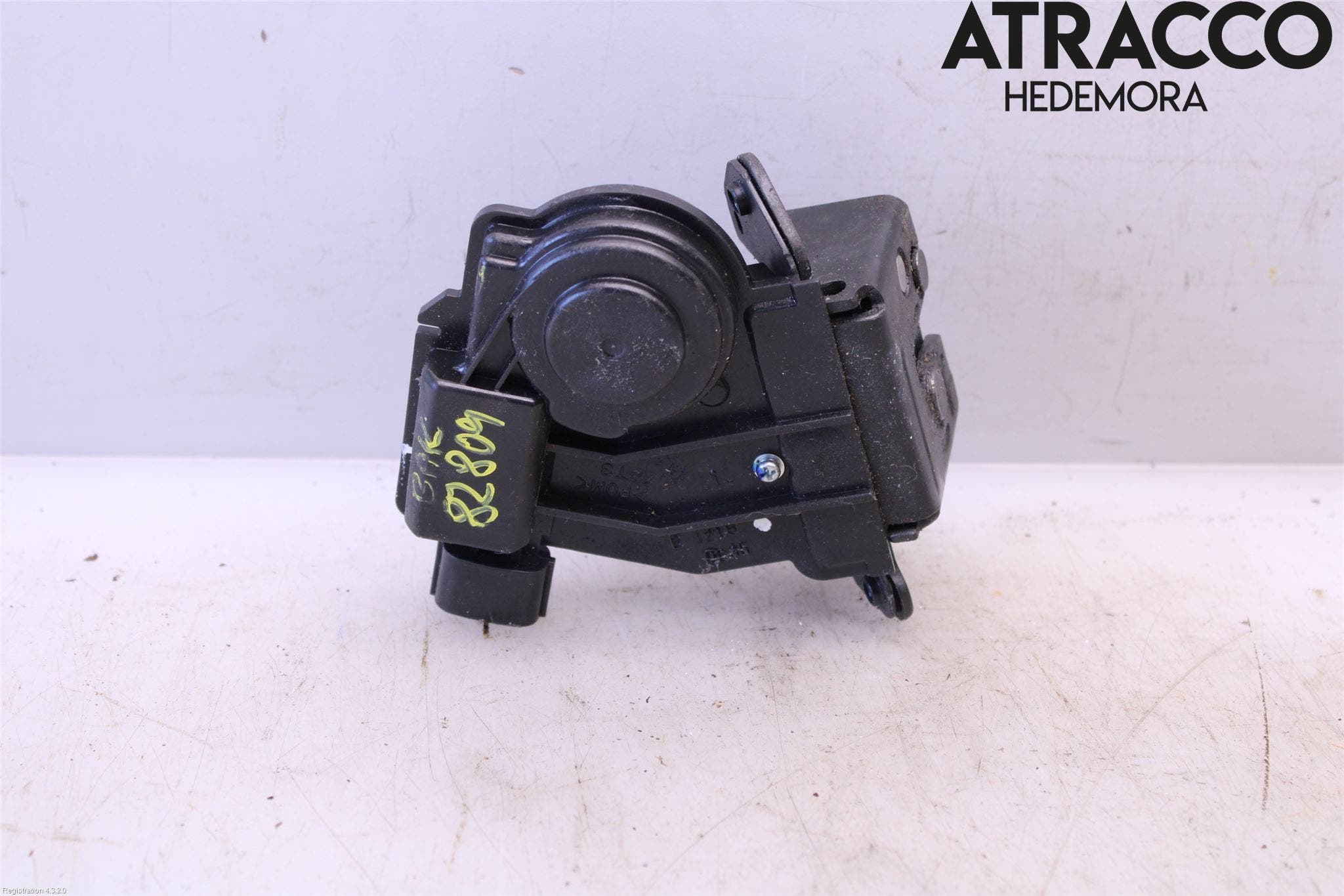 Toyota AVENSIS 09-15 Låskista Baklucka