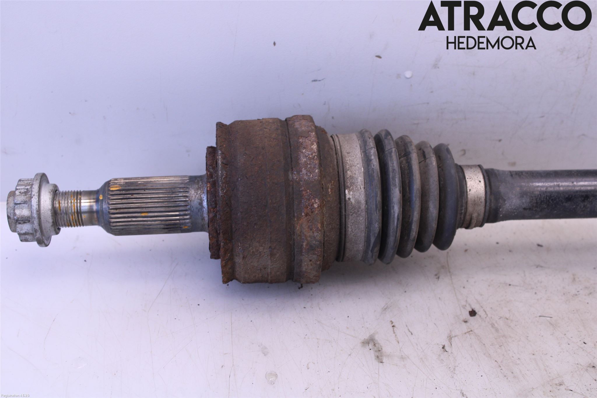 Volkswagen VW TRANSP/CARAVELLE (T6) 16-22 Drivaxel Bak Höger
