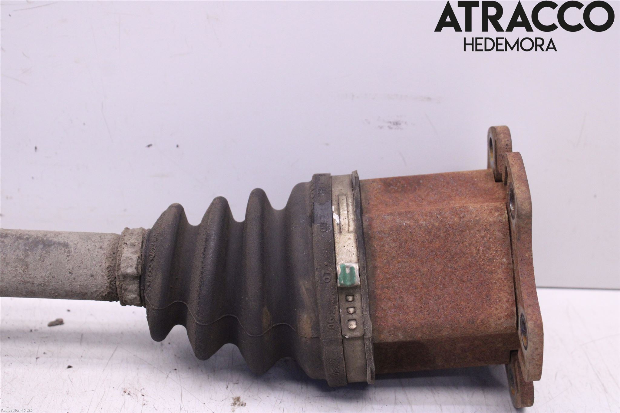 Audi A8/S8 4E  02-09 Drivaxel Fram Höger