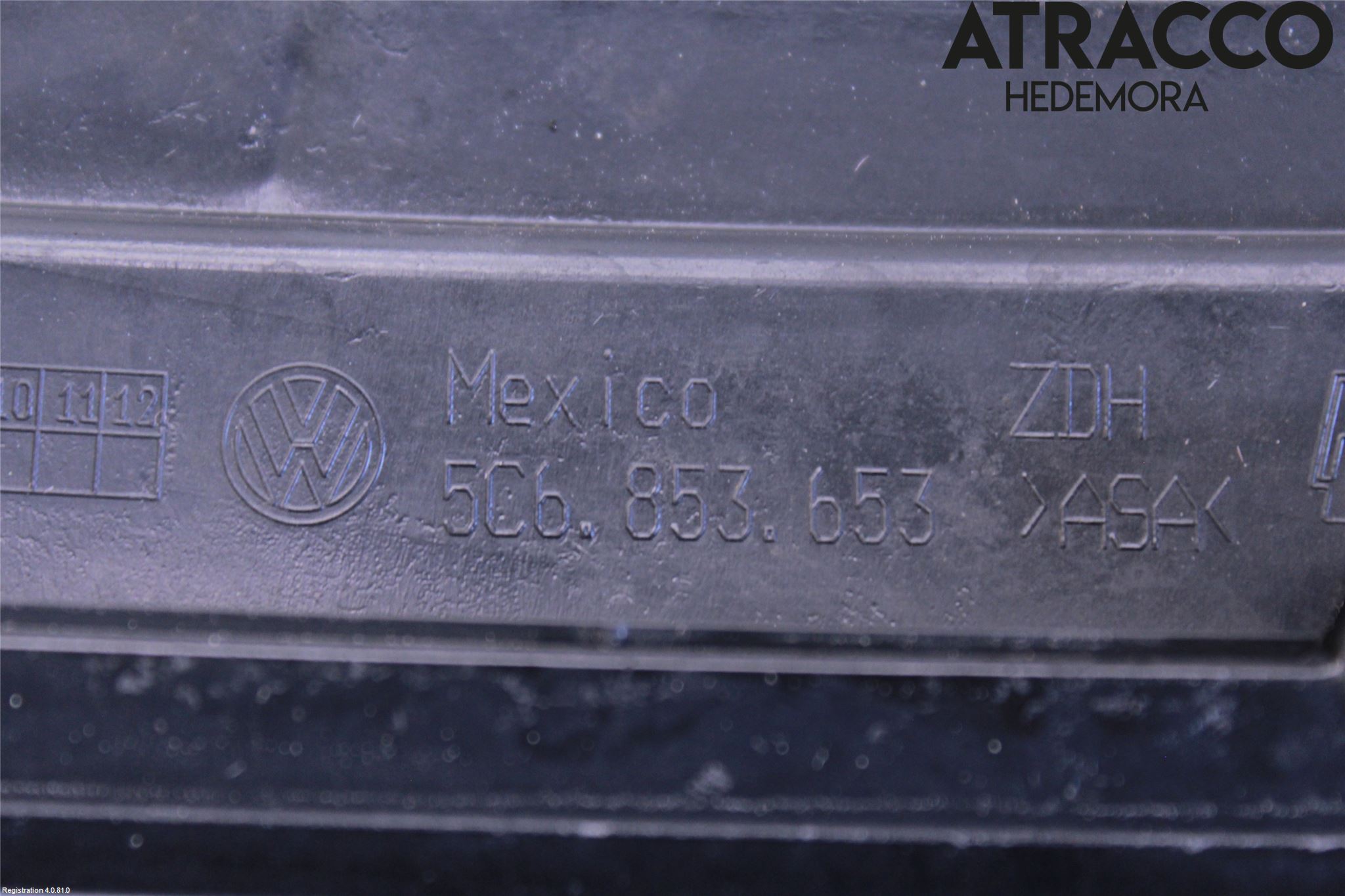 Volkswagen VW JETTA VI 11- Grill Komp