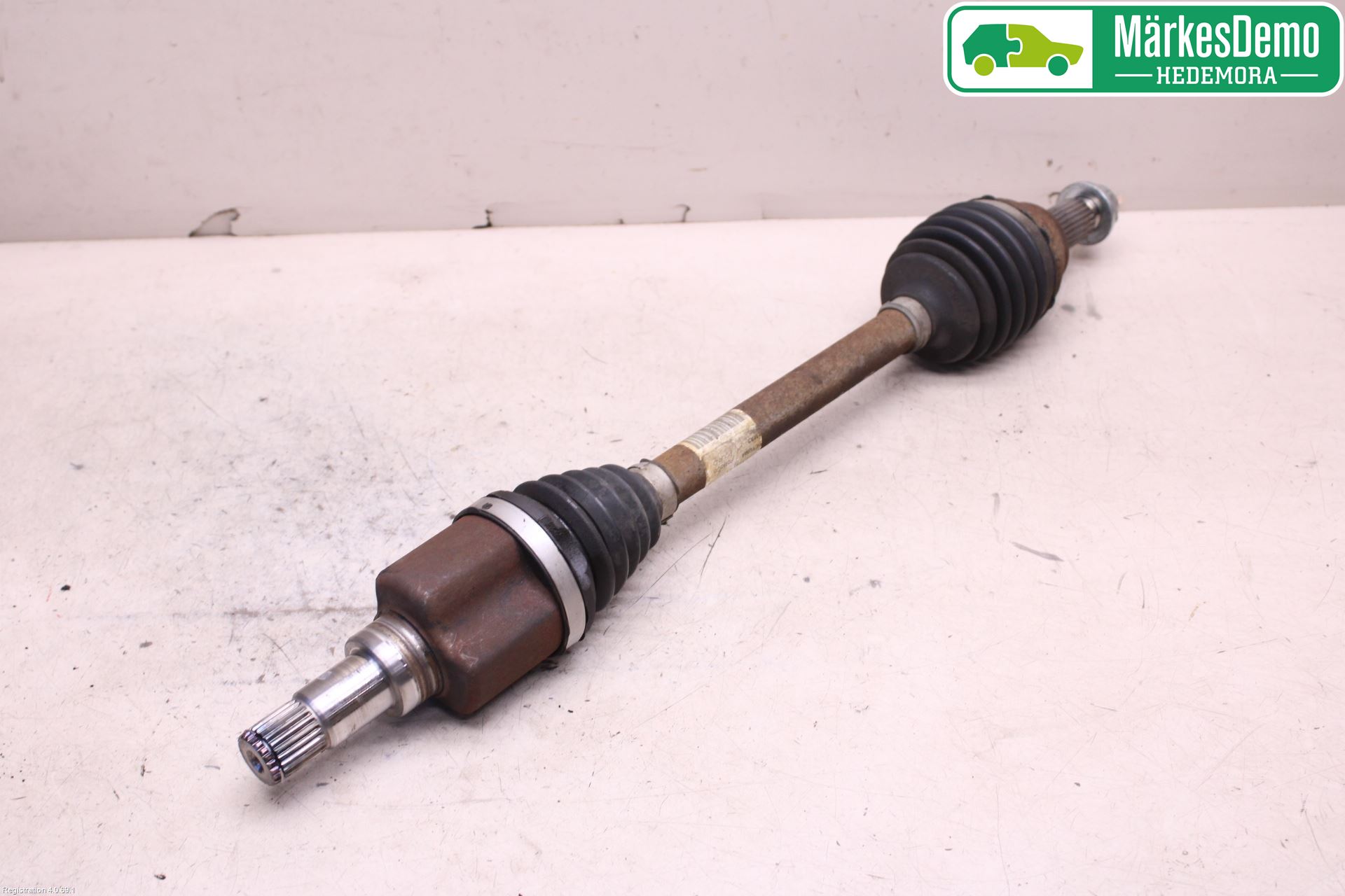 Ford FIESTA 13-17 Drivaxel Fram Vänster