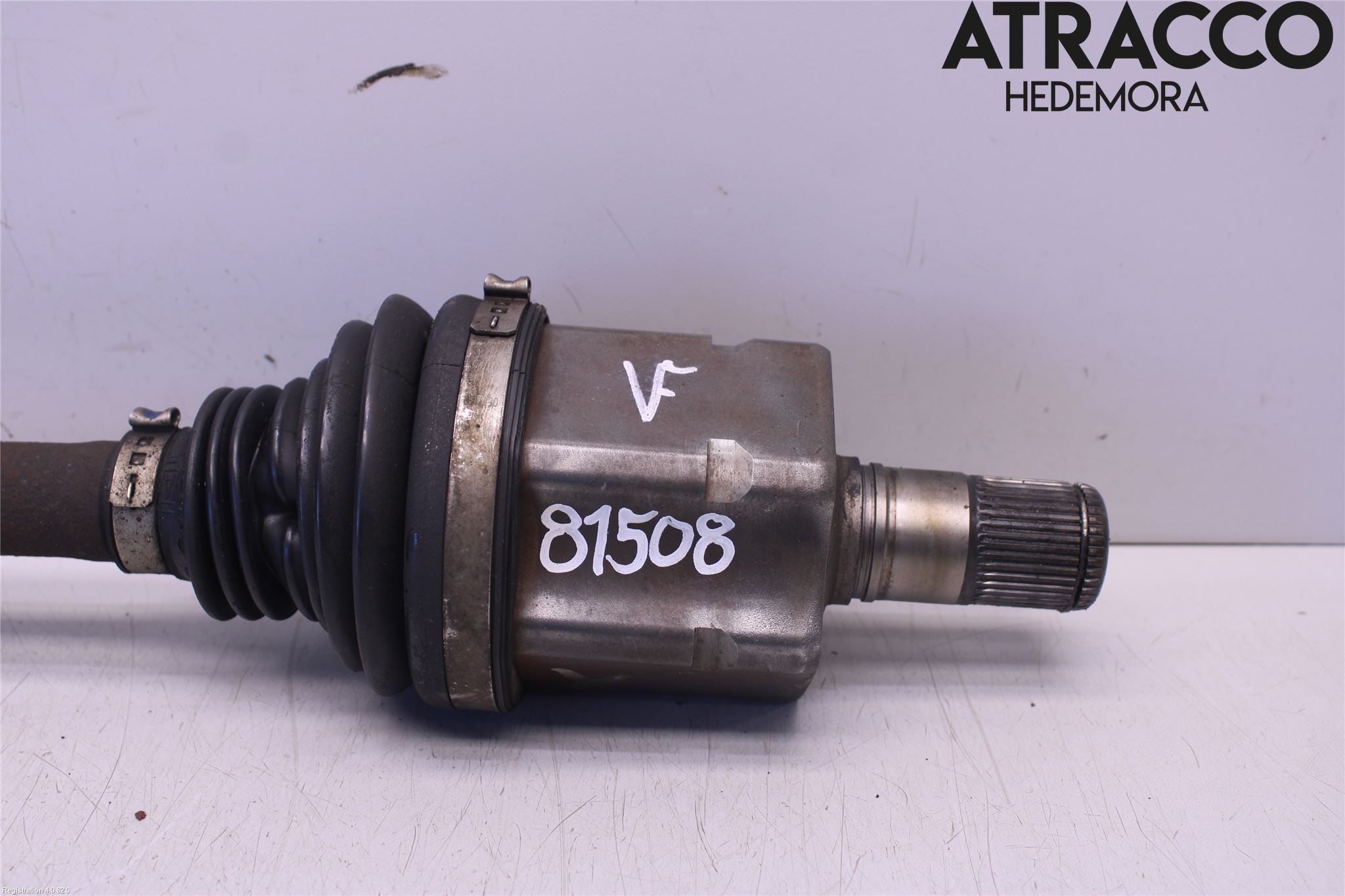 Volkswagen VW PASSAT 15-19 Drivaxel Fram Vänster