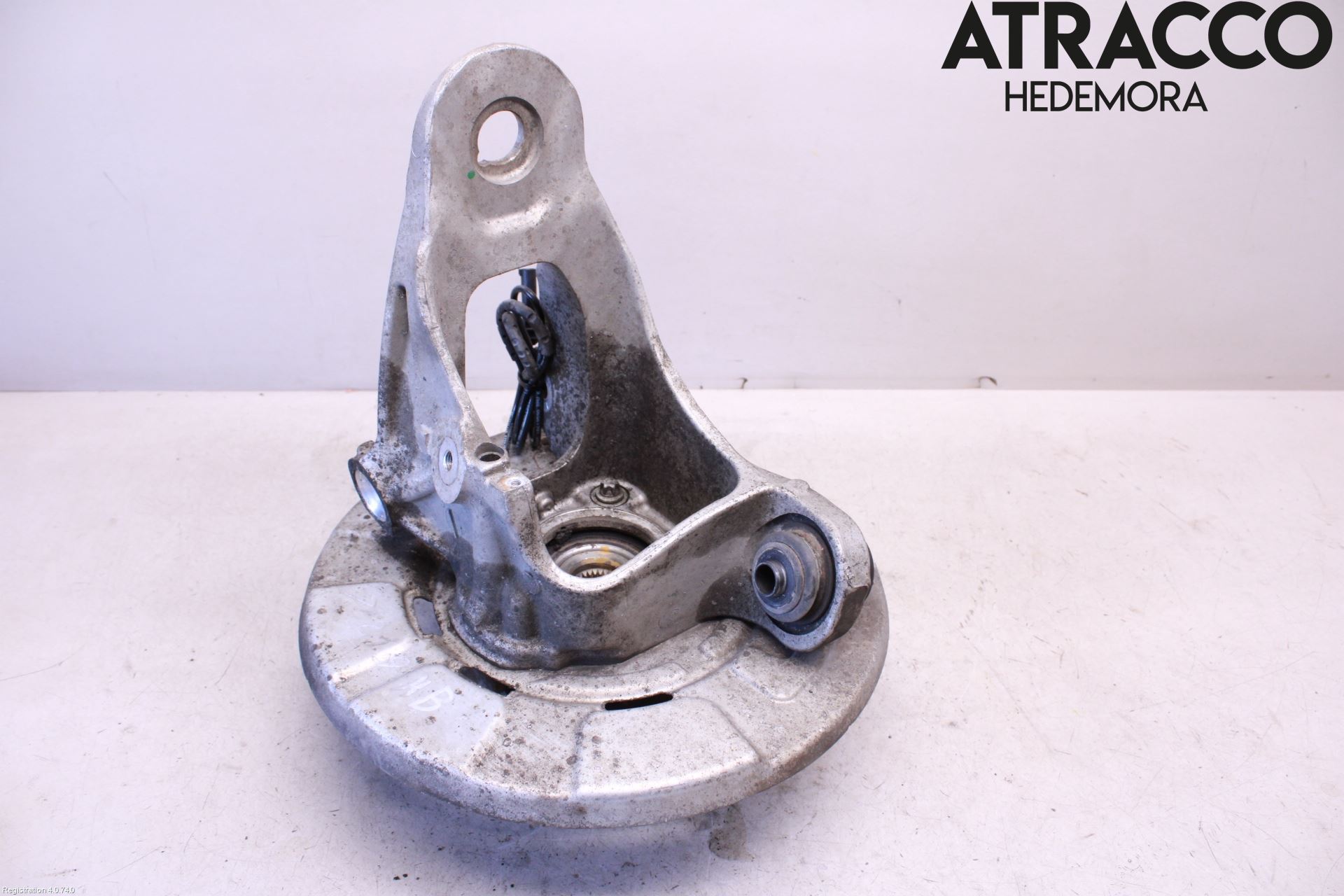 BMW X6 E71/E72   08-14 Hjullagerhus-Spindel Hö B