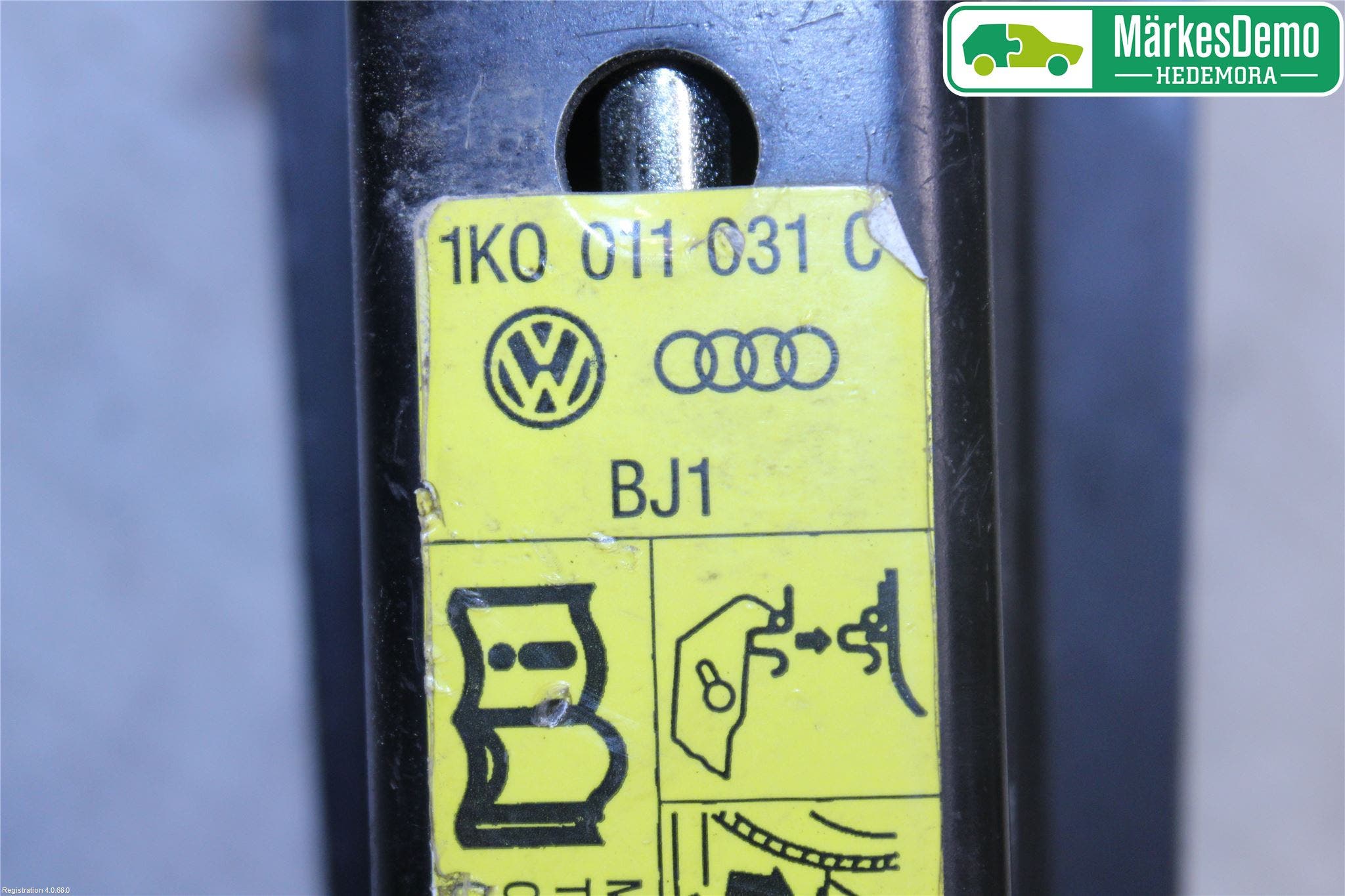 Volkswagen VW GOLF V 04-09 Domkraft