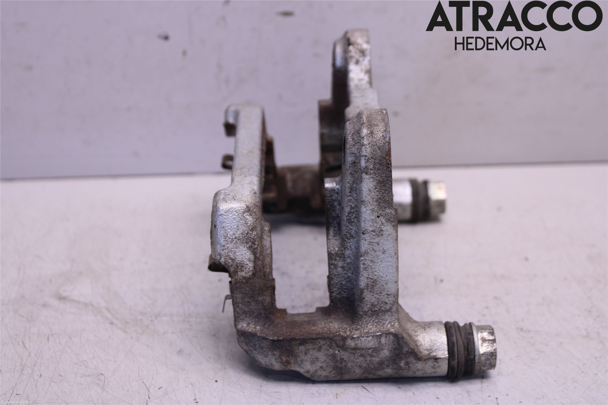 Toyota RAV4 19- Bromsokshållare