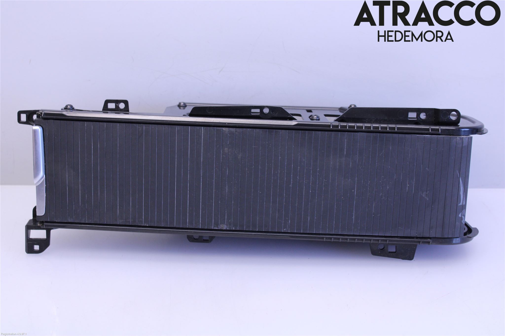 Volvo V90 17->> Mugghållare