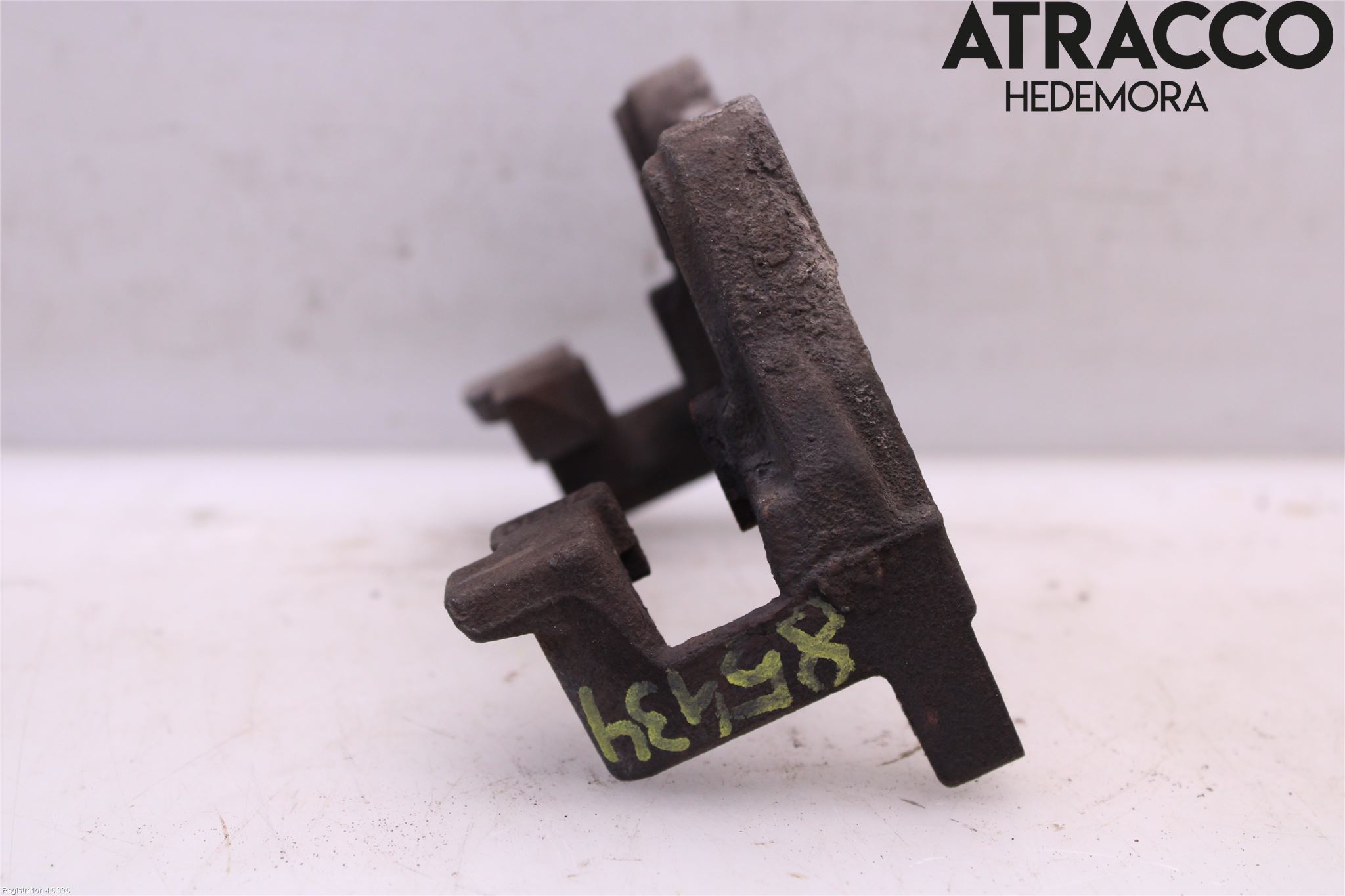 Volvo V90 17->> Bromsokshållare