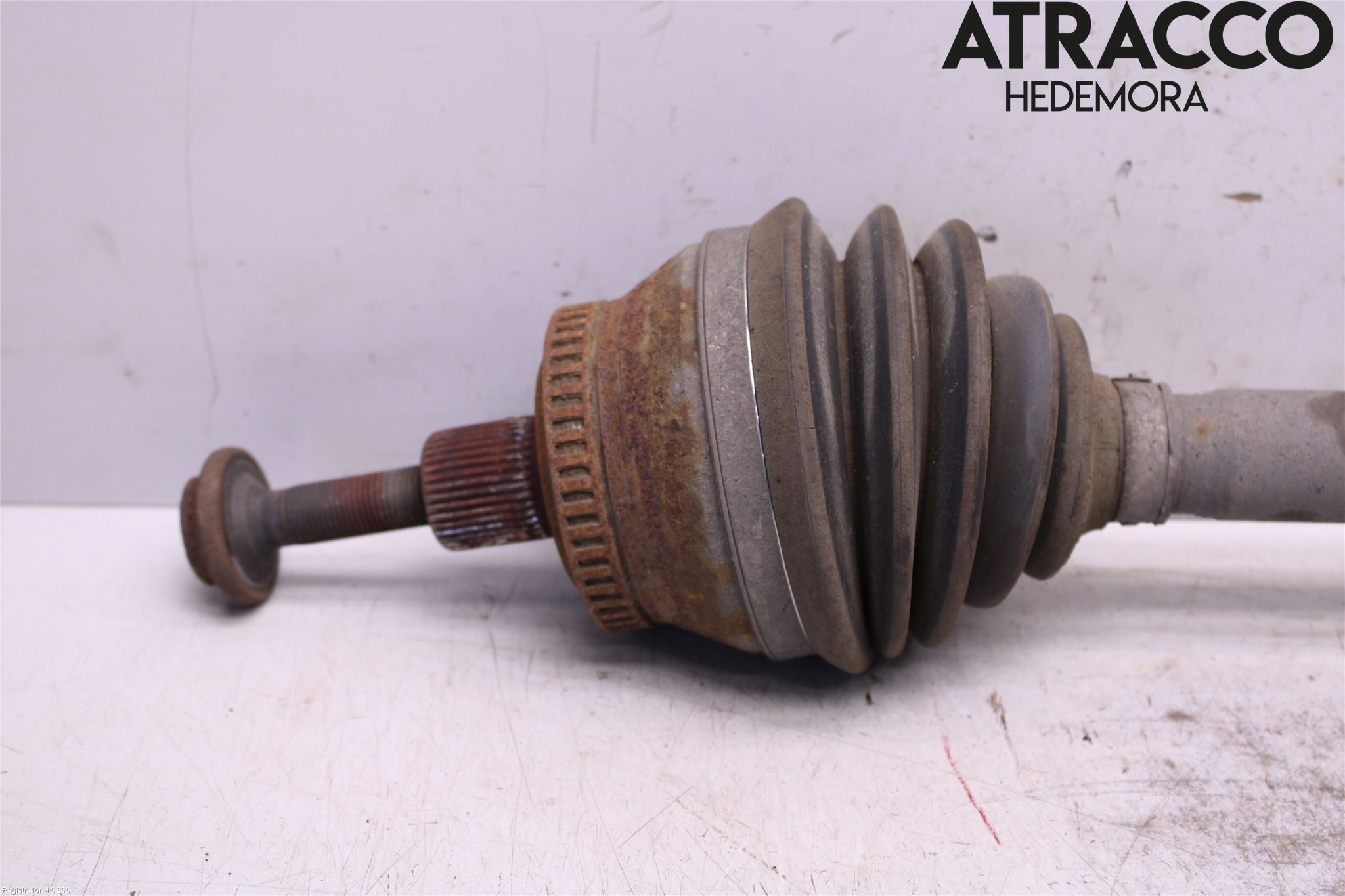 Audi A4/S4 01-05 Drivaxel Fram Vänster