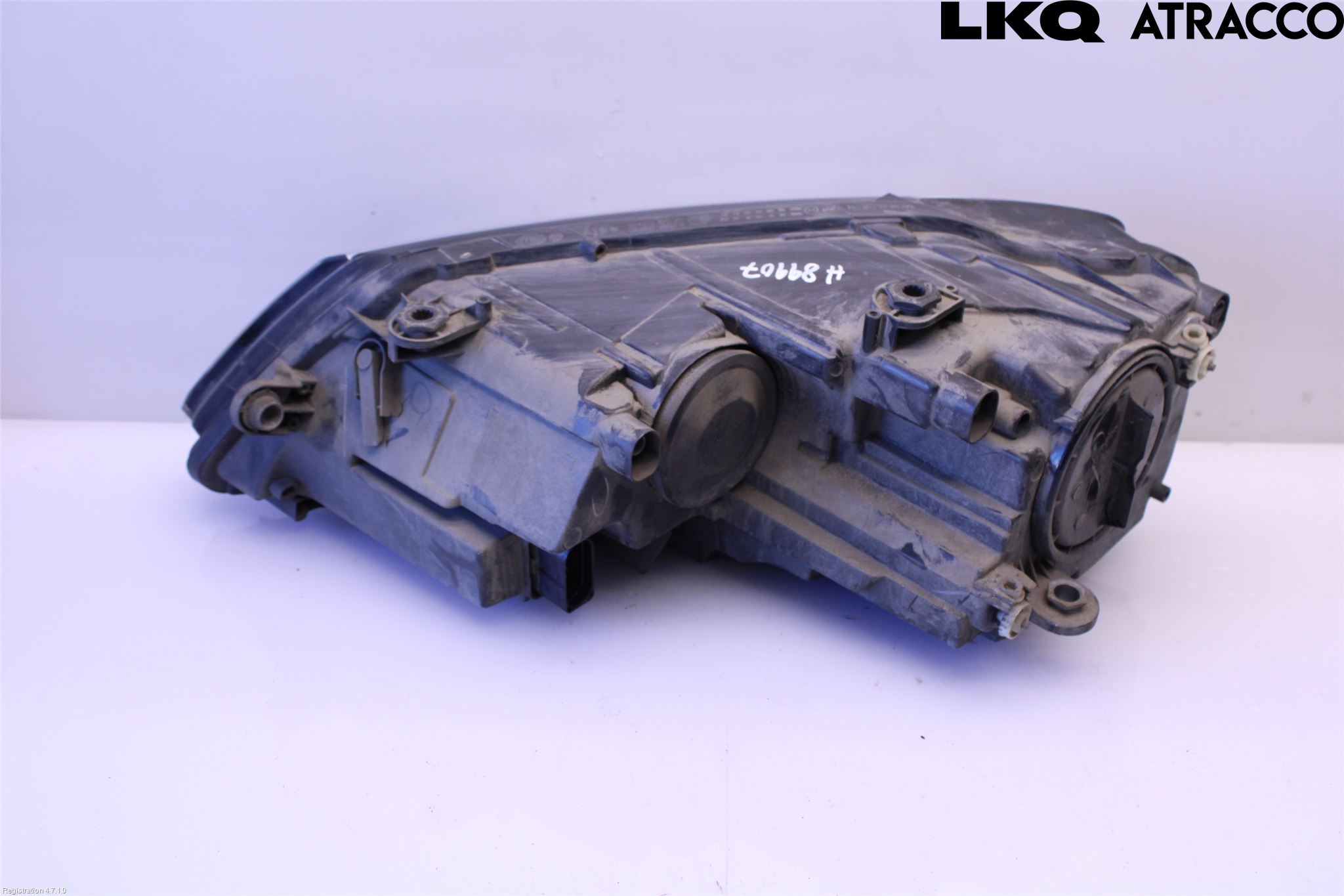 Volkswagen VW JETTA VI 11- Strålkastare Höger