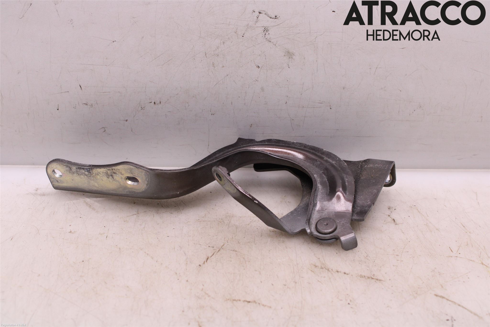 Nissan X-TRAIL 14-21 Huvgångjärn