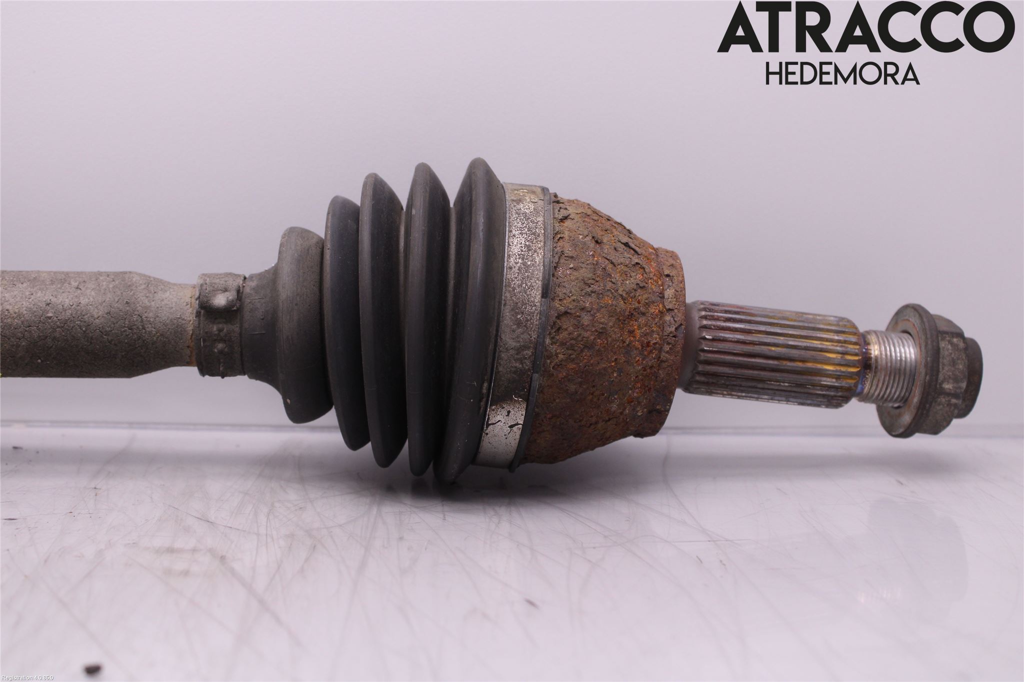 Ford TRANSIT/TOURNEO COURIER 13-23 Drivaxel Fram Höger