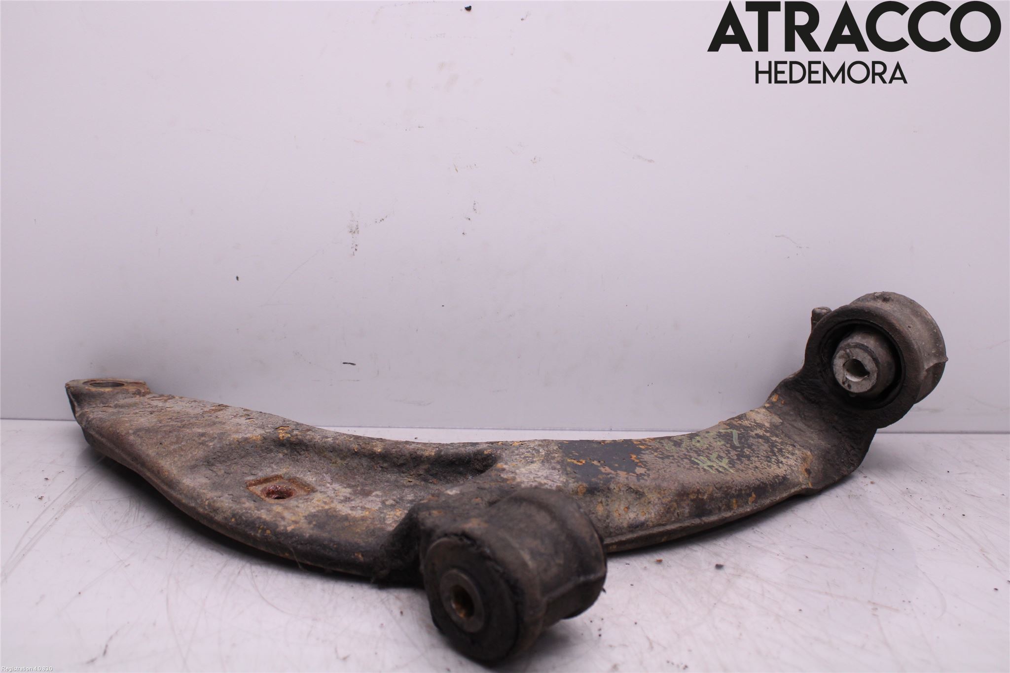 Volkswagen VW TRANSP/CARAVELLE (T5) 04-15 Bärarm Fram Undre Hö