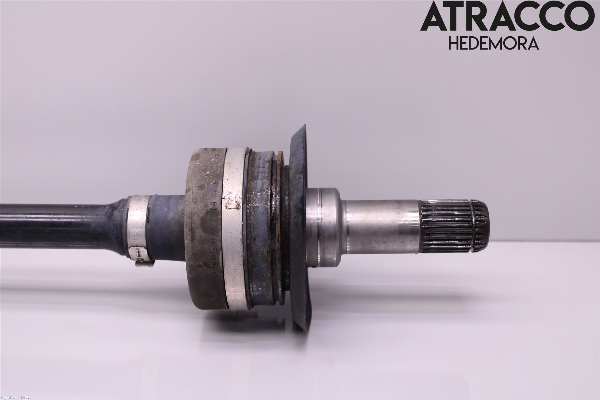 BMW 5 G30/G31/F90 17-23 Drivaxel Bak Vänster
