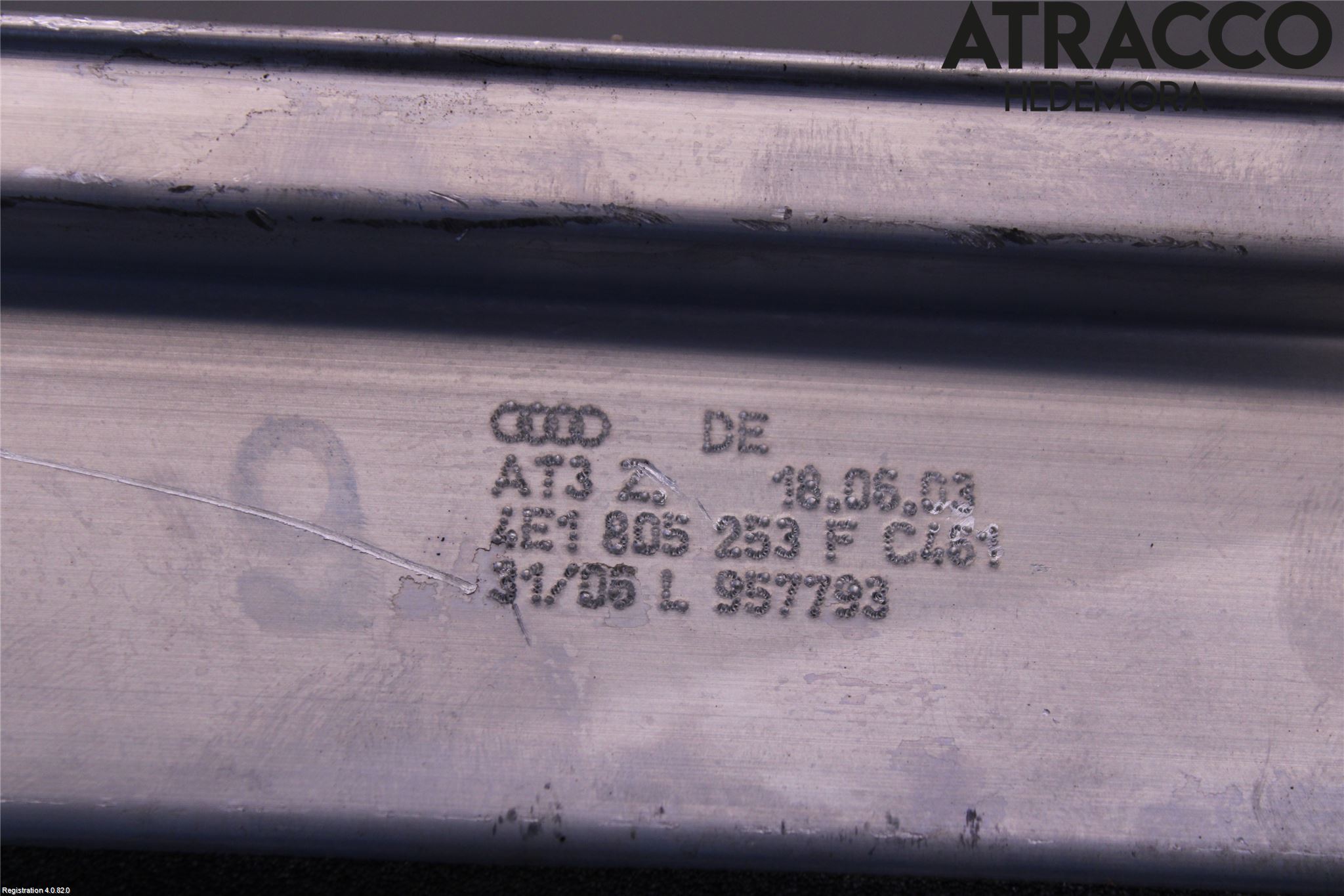 Audi A8/S8 4E  02-09 Fjäderbensstag