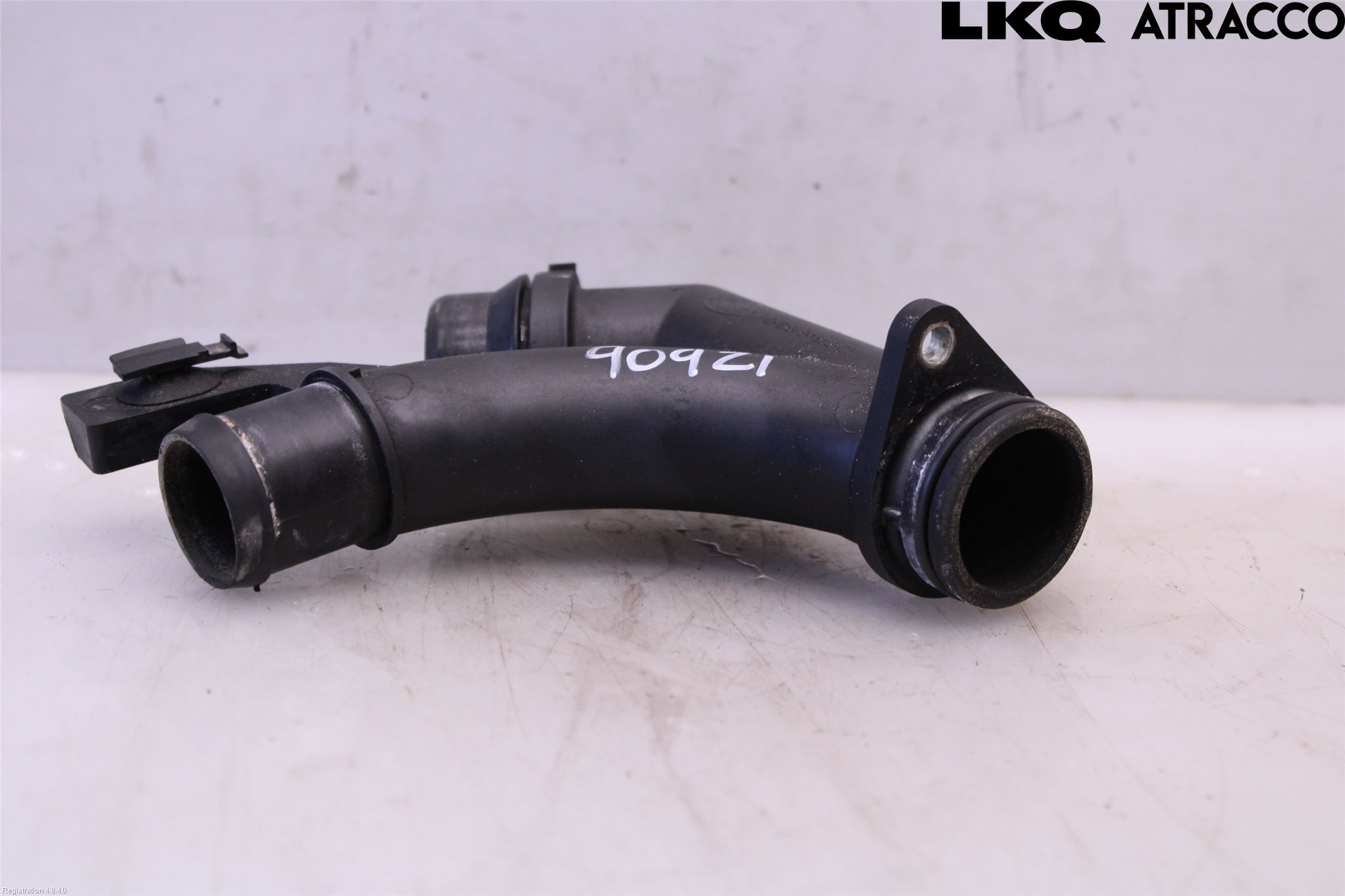 Jaguar E-PACE 17- Kylarslang Fäst På Motor