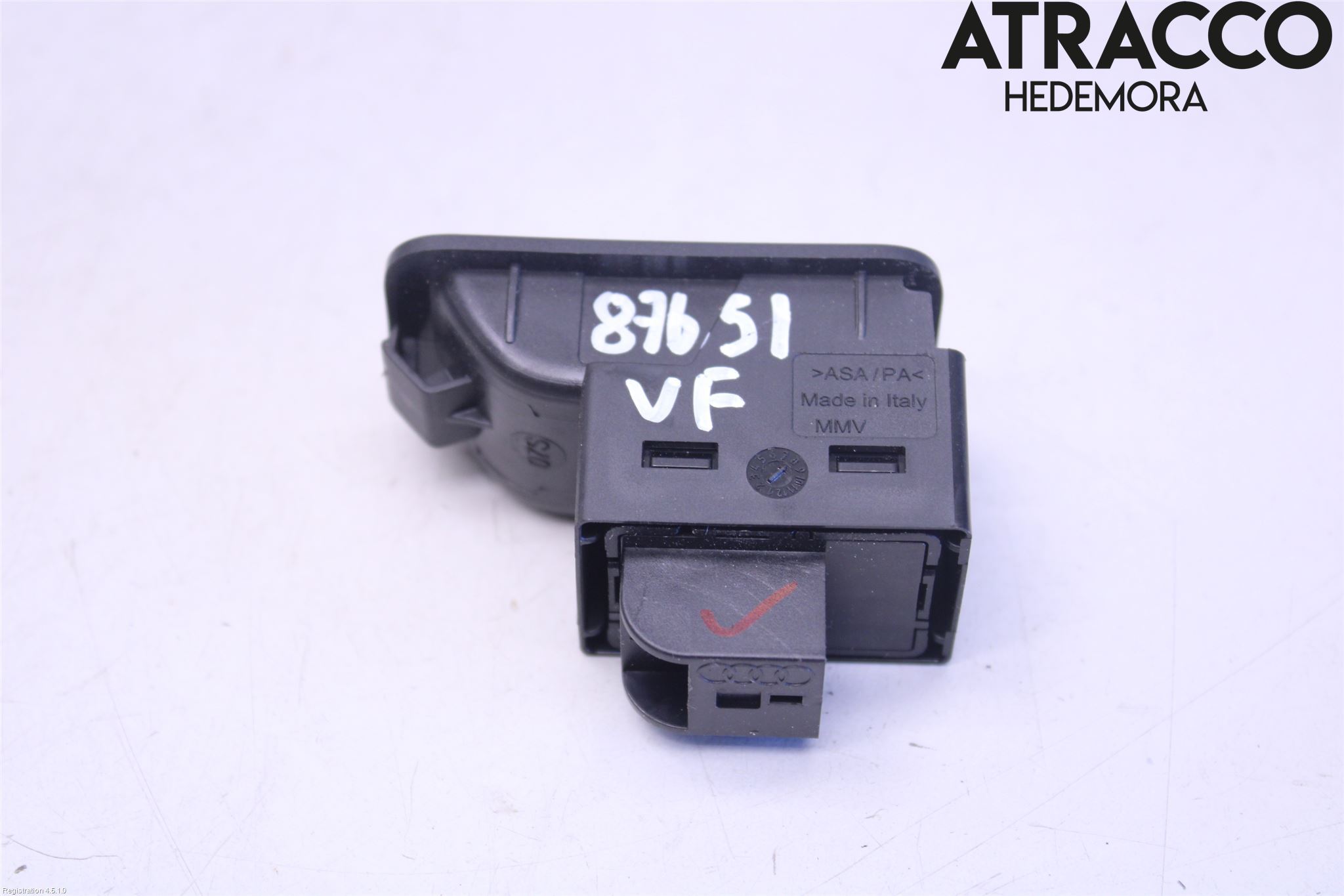 Audi Q3 F3 19- Strömställare Baklucka