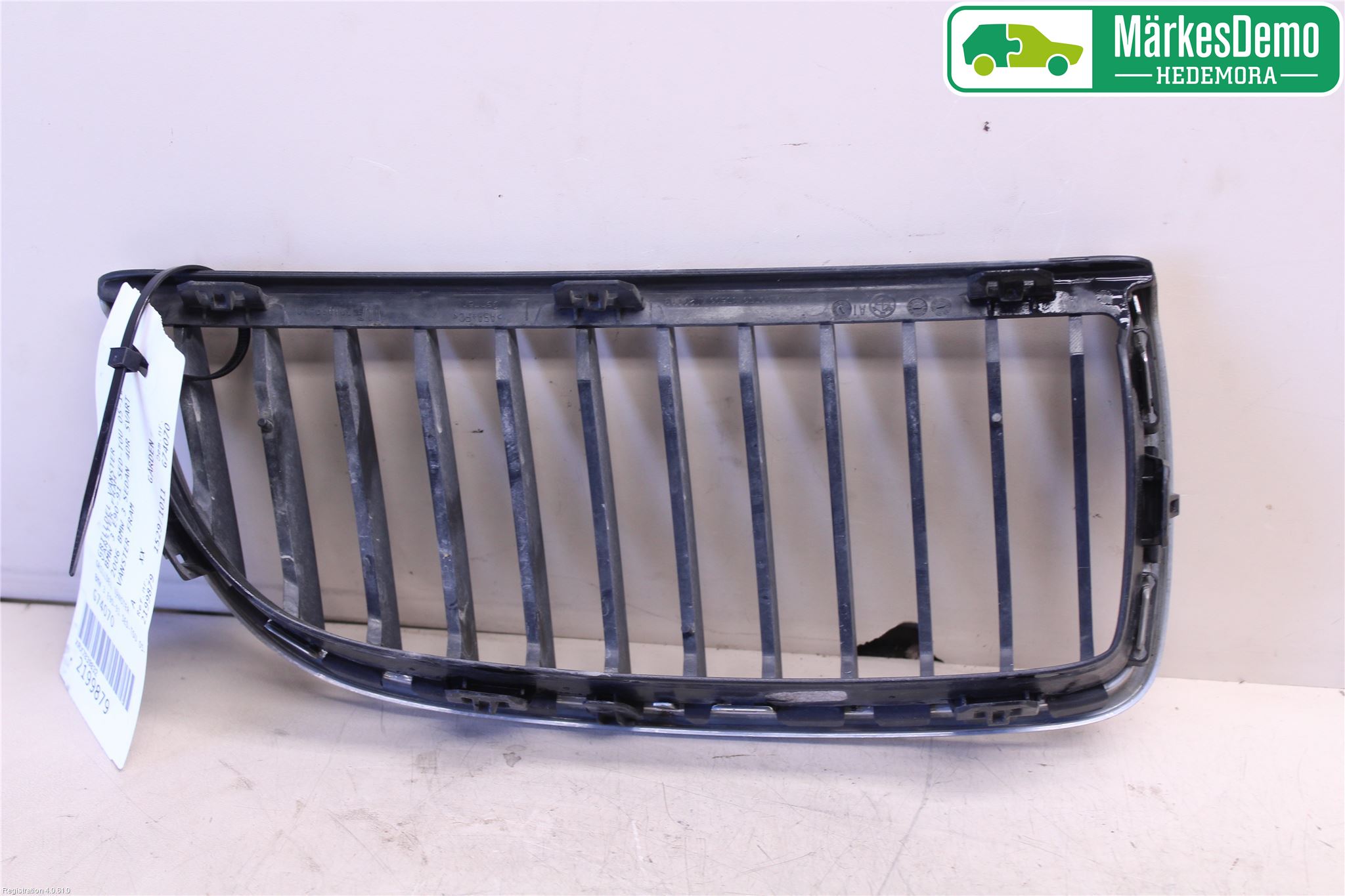 BMW 3 E90/91 SED/TOU 05-12 Grilldel Vänster