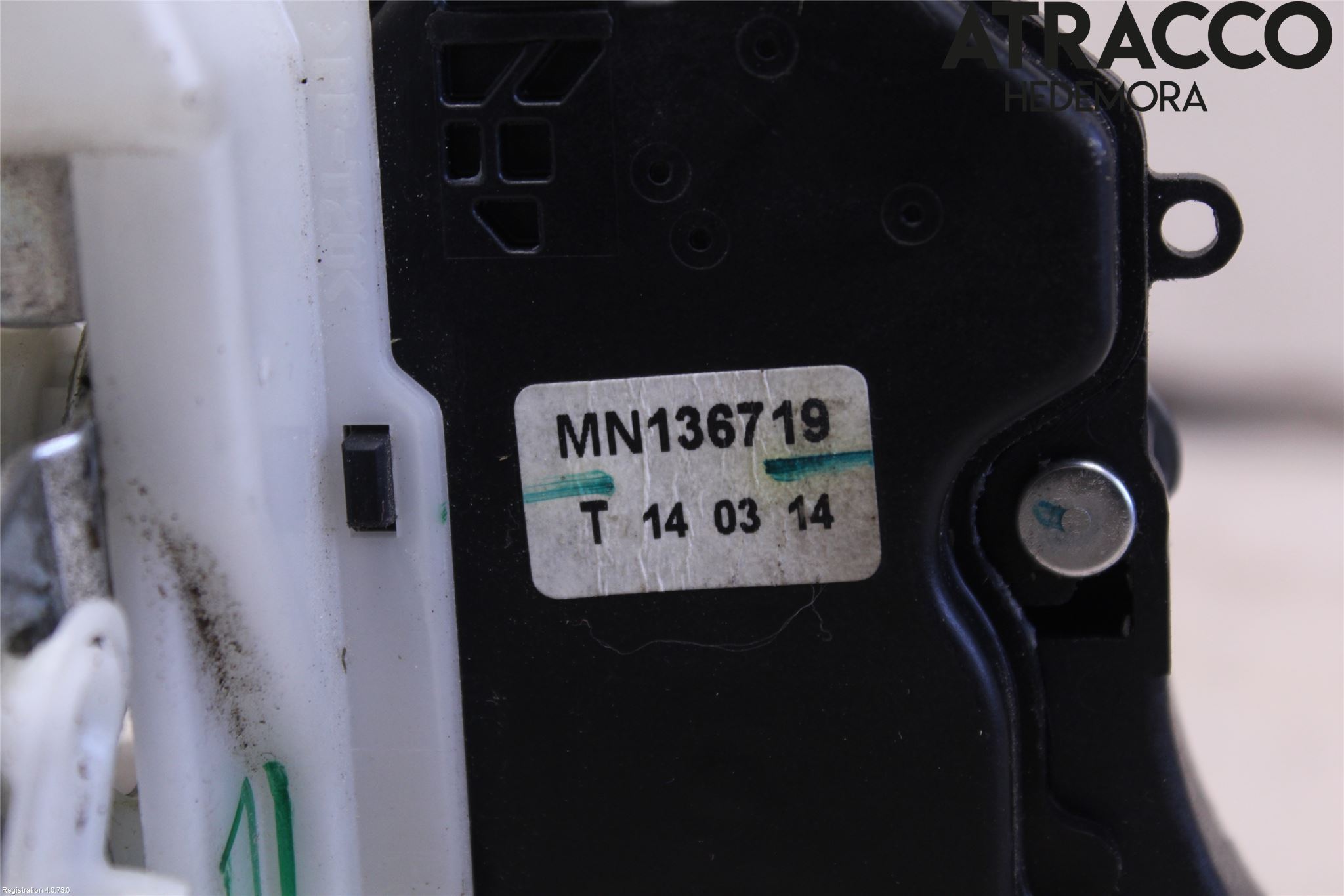 Mitsubishi L200 06-15 Låskista-Dörrlås