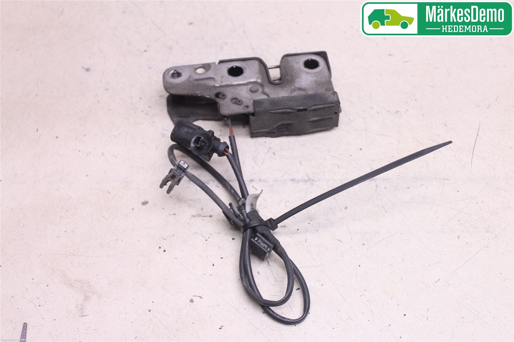 Volkswagen VW PASSAT CC 08-16 Huvlås