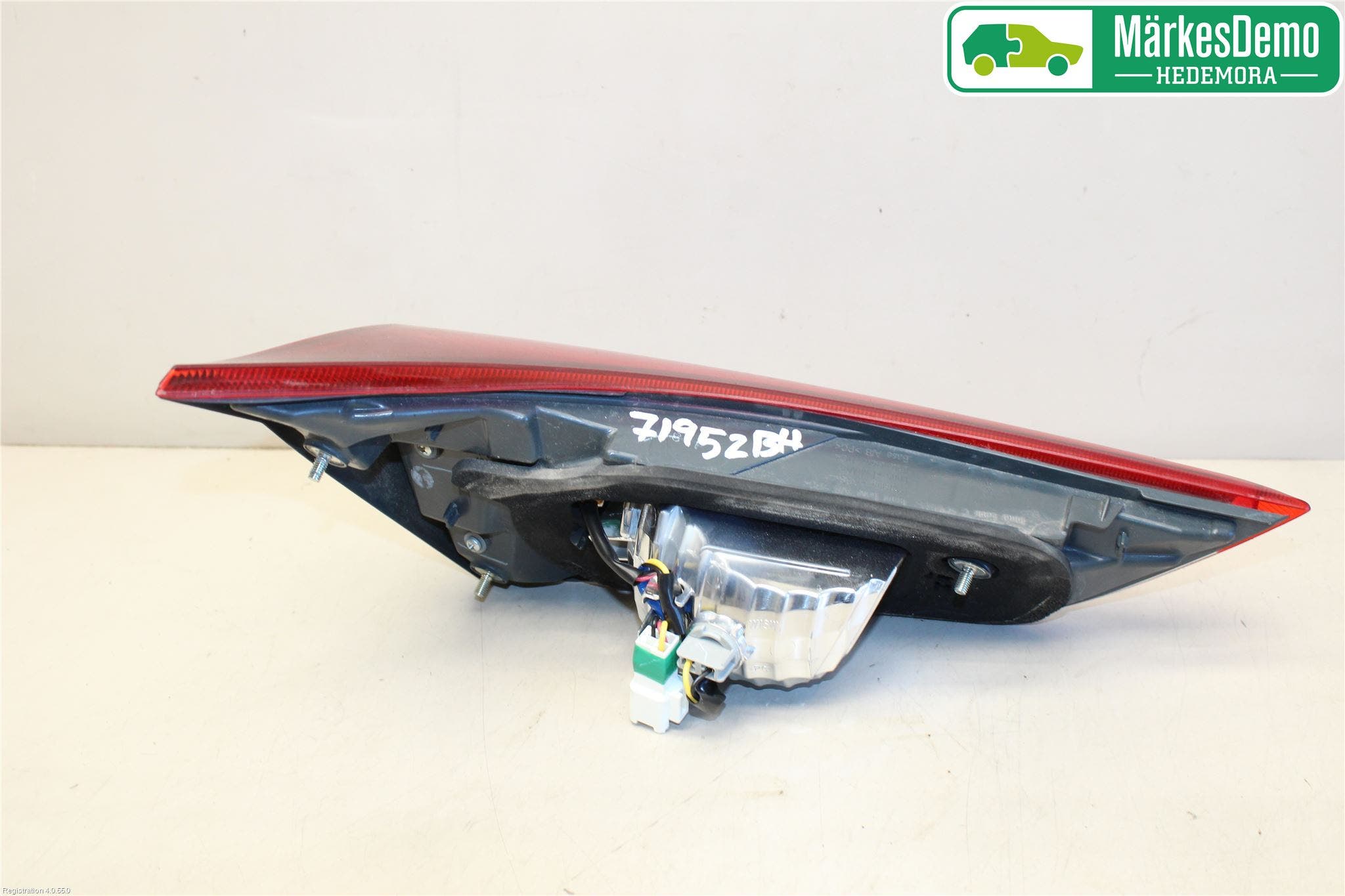 Toyota AURIS 13-19 Bakljus Lucka Hö