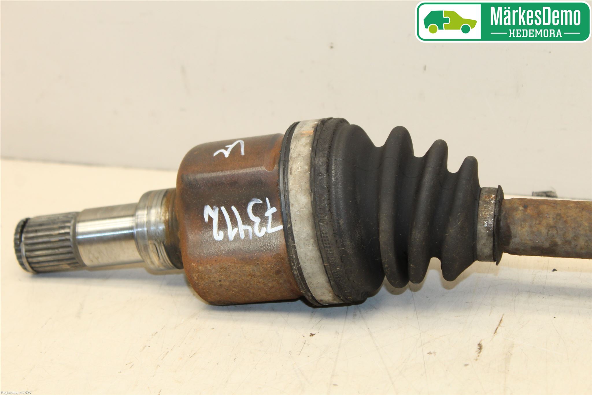 Volvo V50 04-07 Drivaxel Fram Vänster