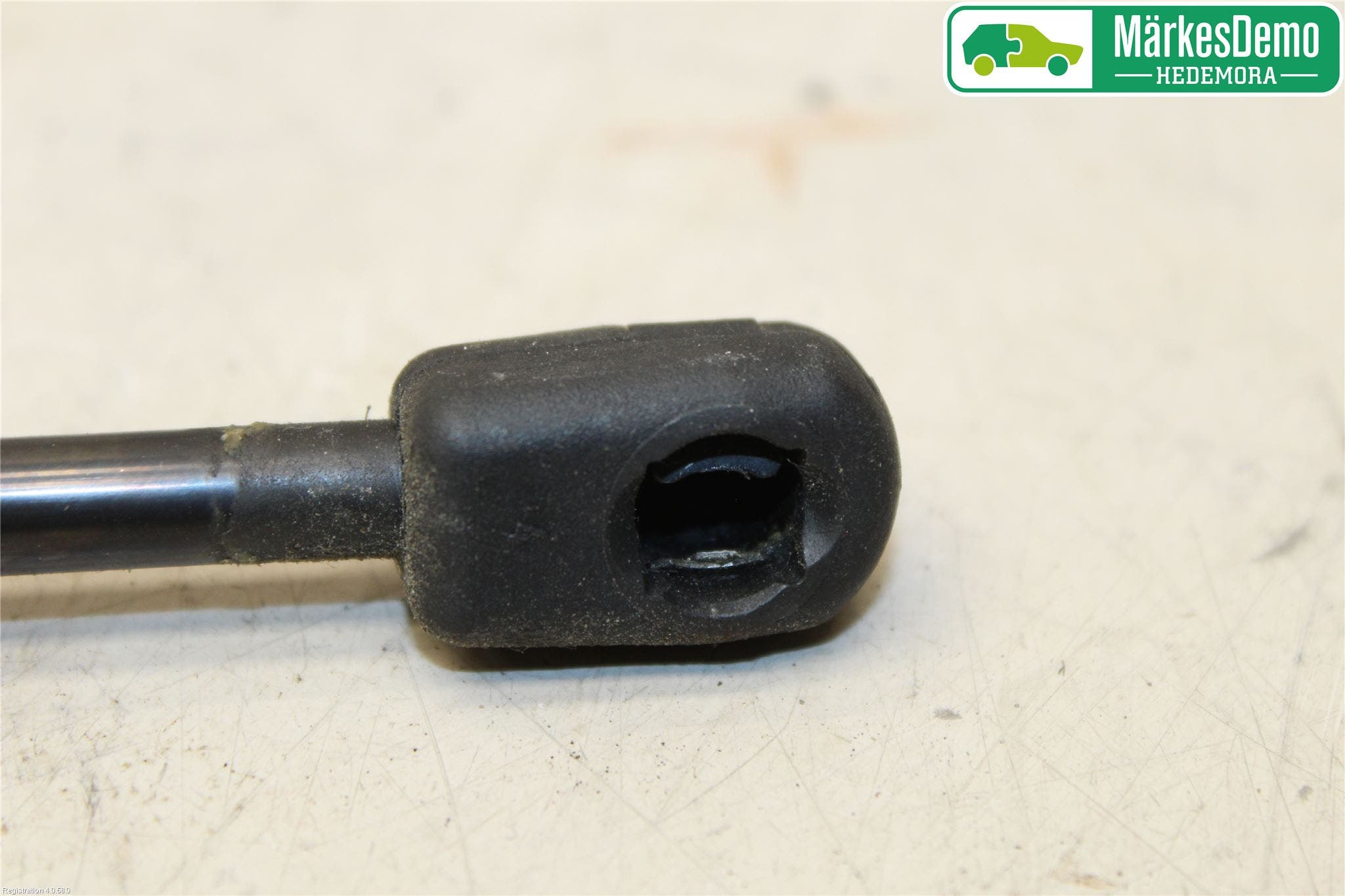 Mini CLUBMAN R55 06-14 Gasfjäder Motorhuv