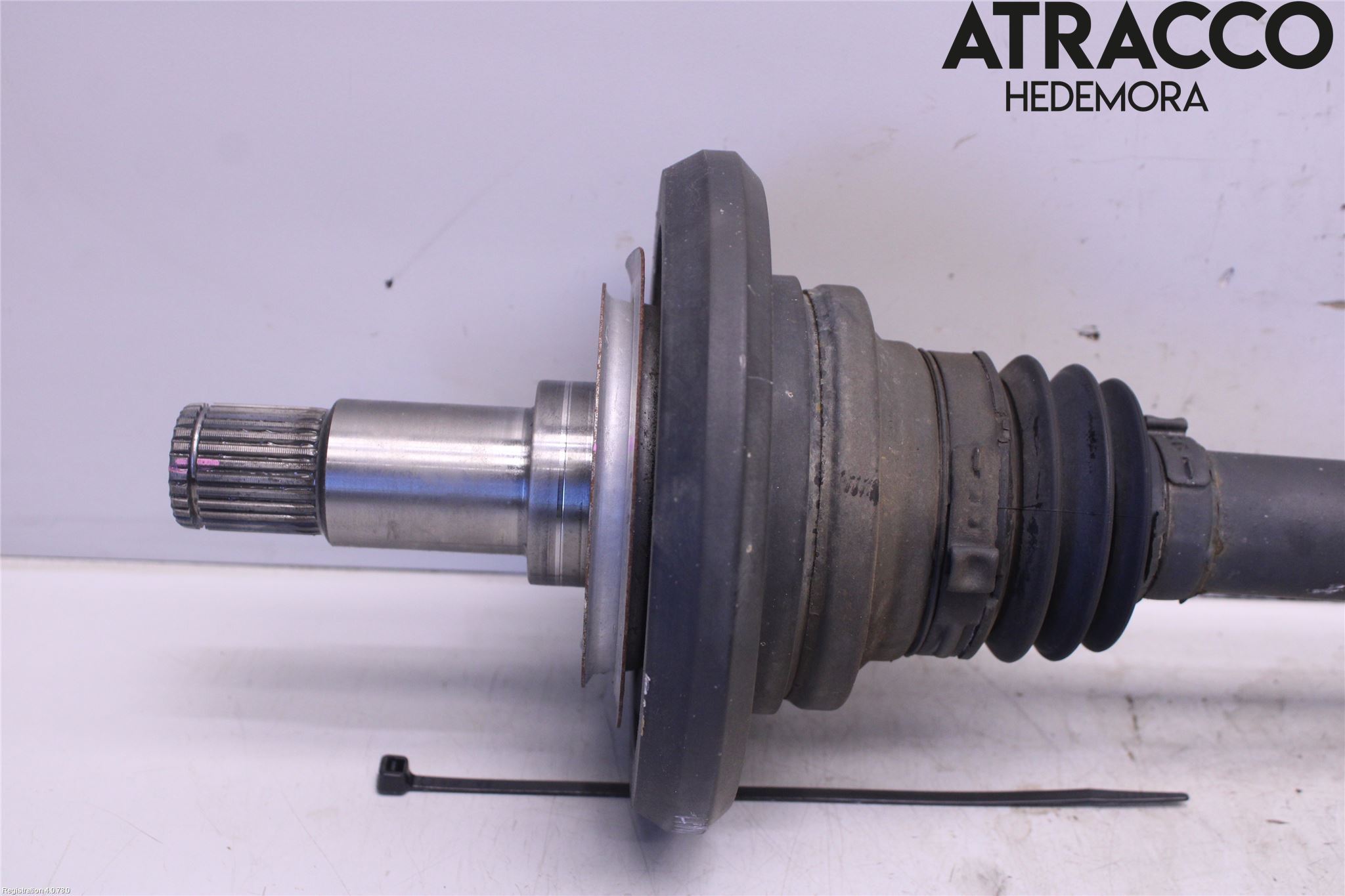Mercedes-Benz MB C-KLASS (W205) 14-21 Drivaxel Bak Vänster