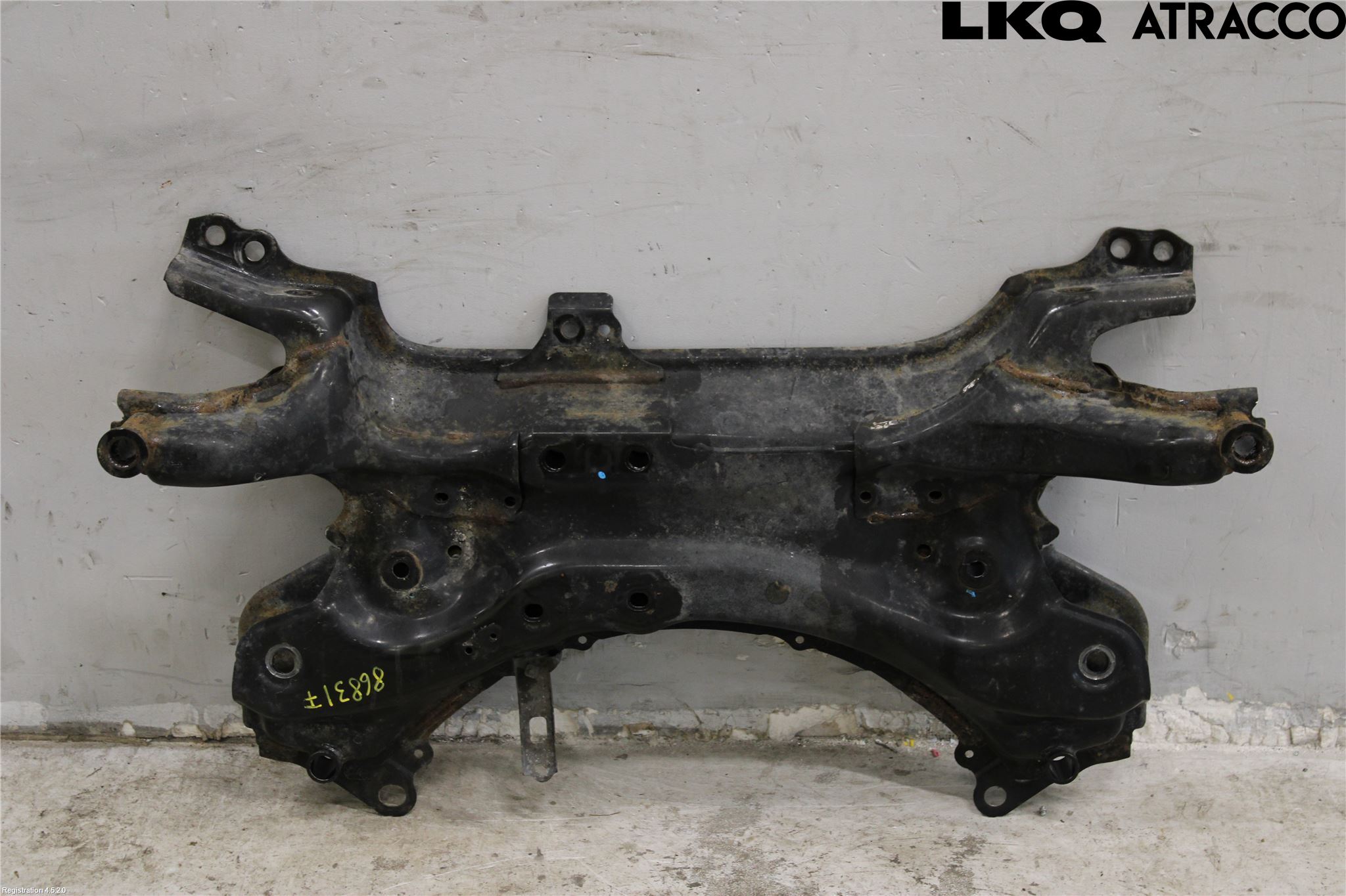 Toyota AURIS 13-19 Framvagnsbalk