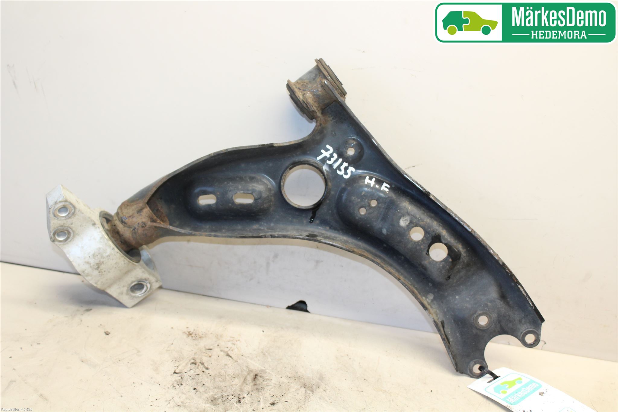Volkswagen VW PASSAT 11-14 Bärarm Fram Undre Hö