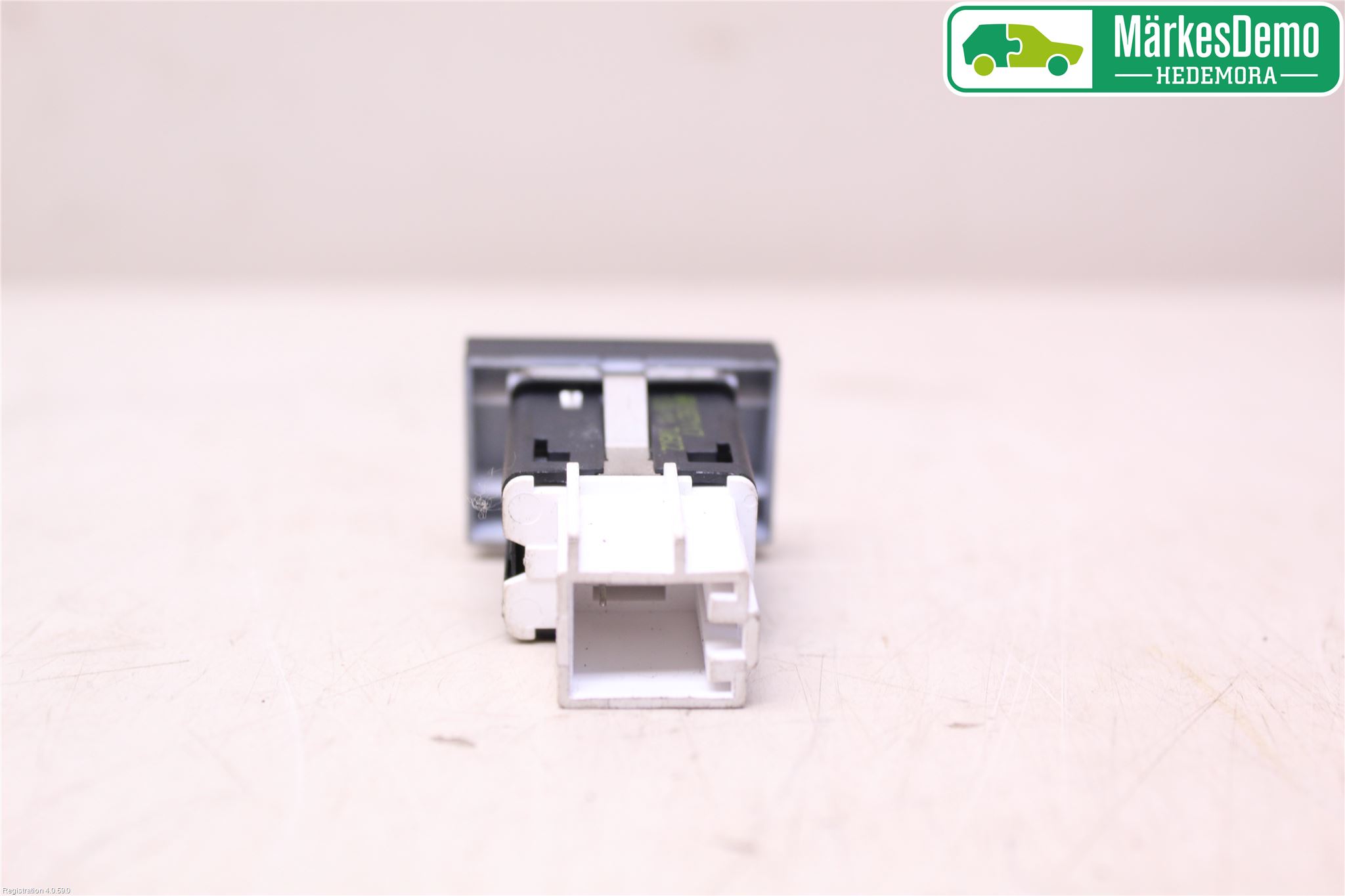 Volkswagen VW POLO 10-17 Strömställare Antisladd