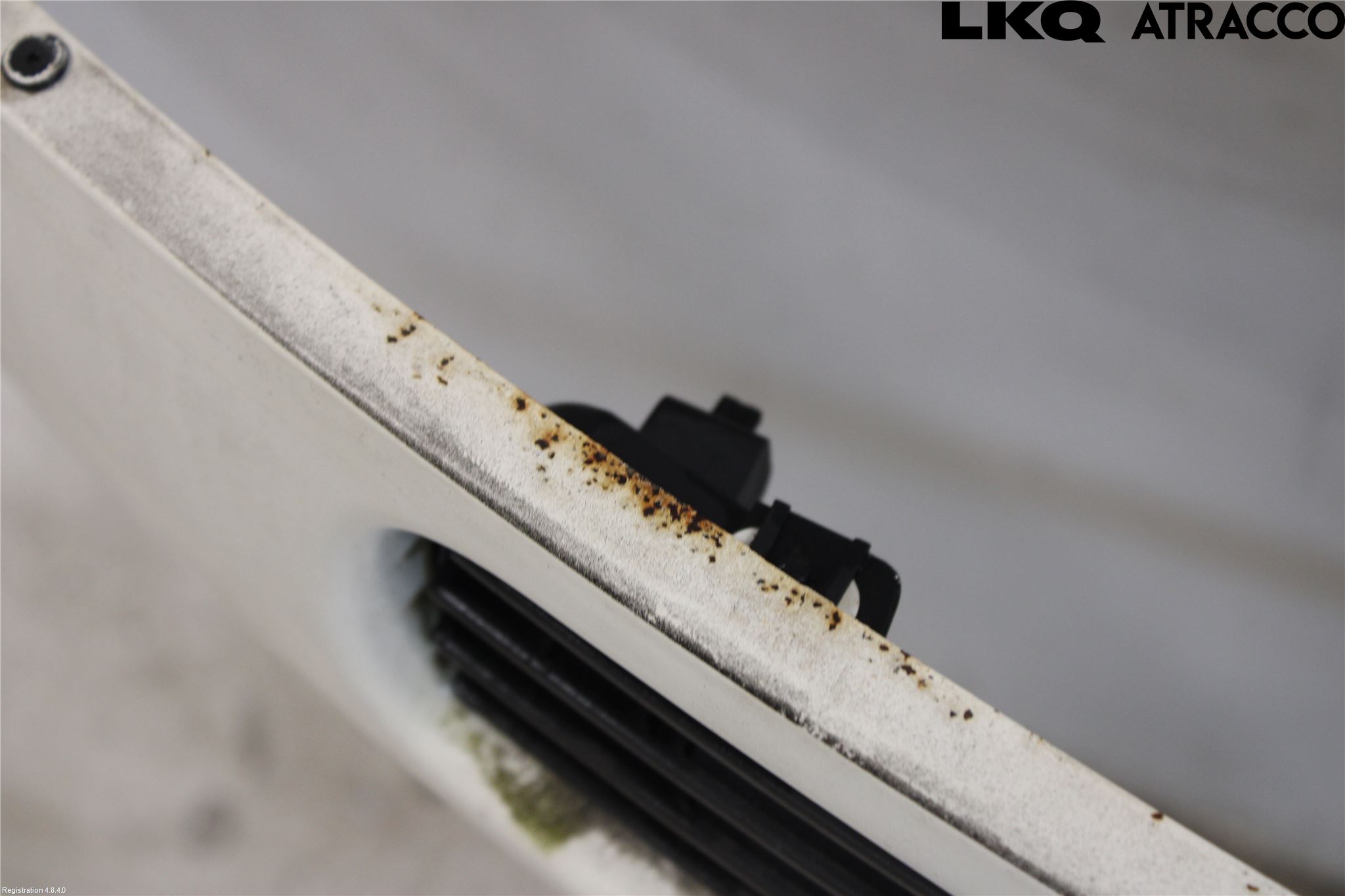 Volkswagen VW TRANSP/CARAVELLE (T4) 91-03 Grilldel Mitt
