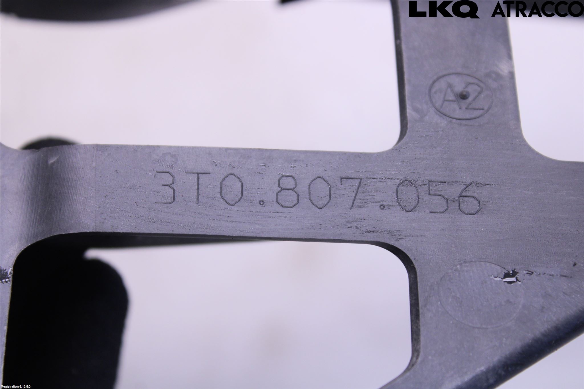 Skoda SUPERB 09-15 Stötfångarfäste Fram Hö
