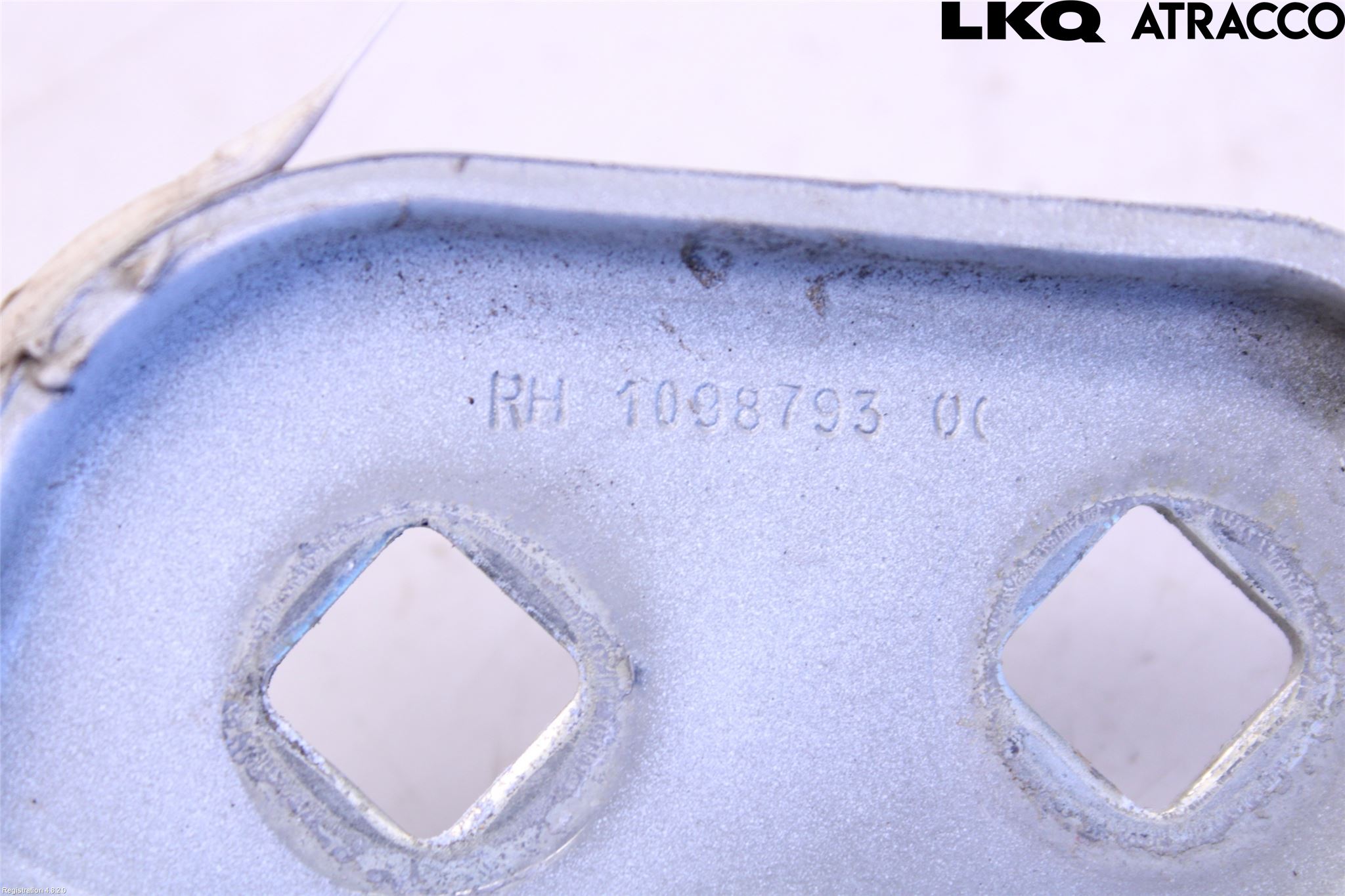 Tesla MODEL 3 17- Huvgångjärn