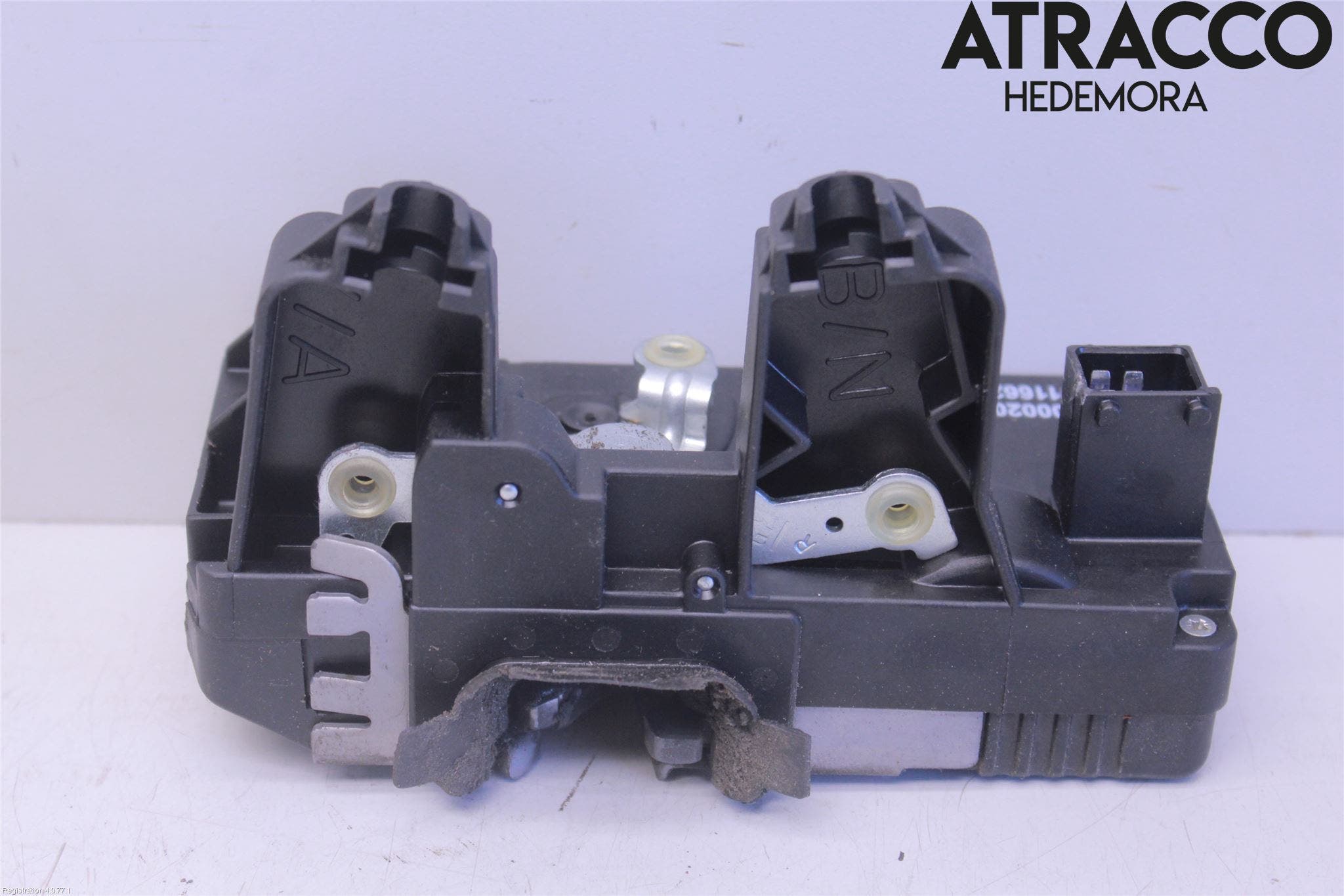 Opel VIVARO 01-14 Låskista-Dörrlås