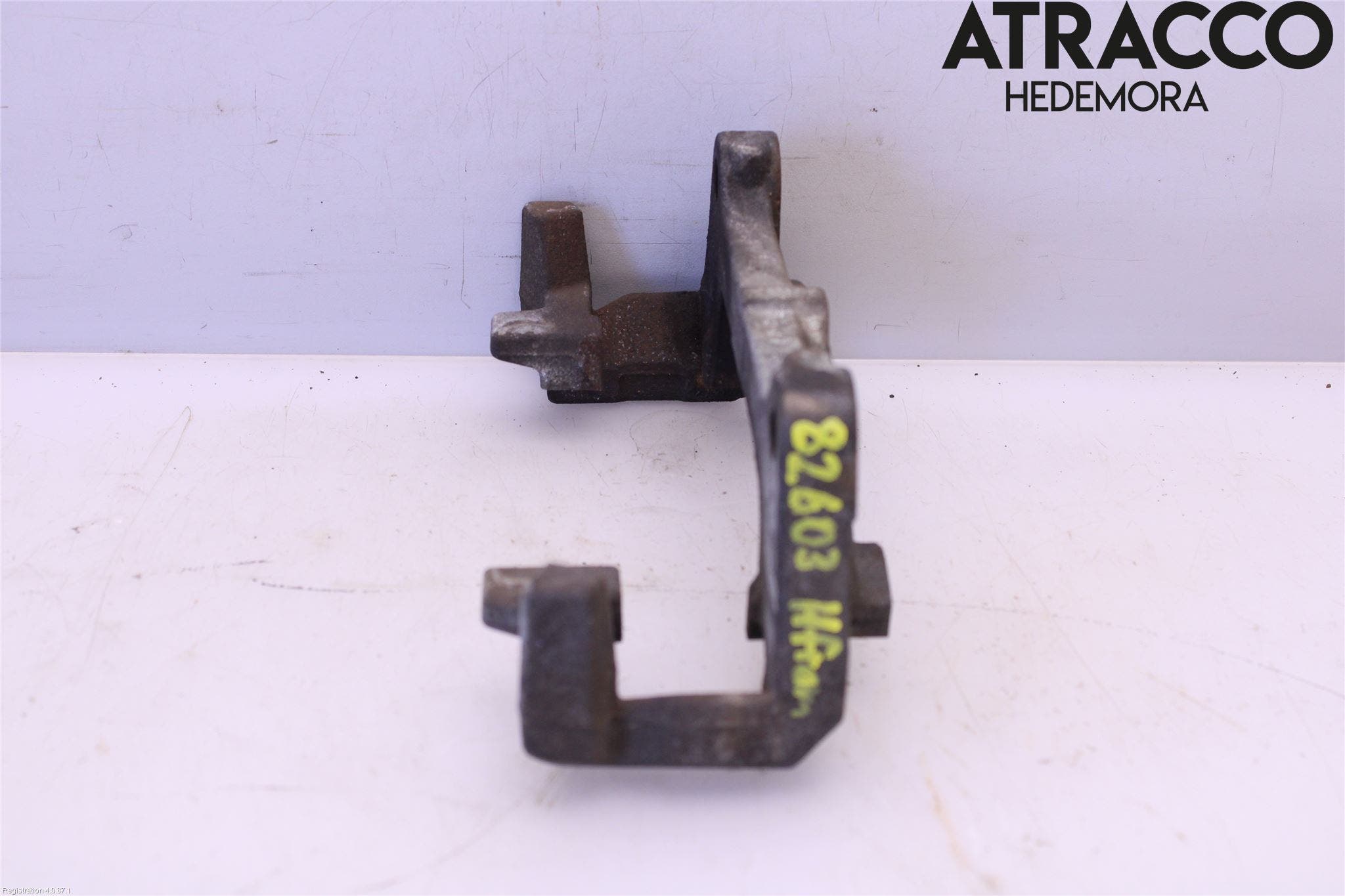 Toyota YARIS XP21 20- Bromsokshållare