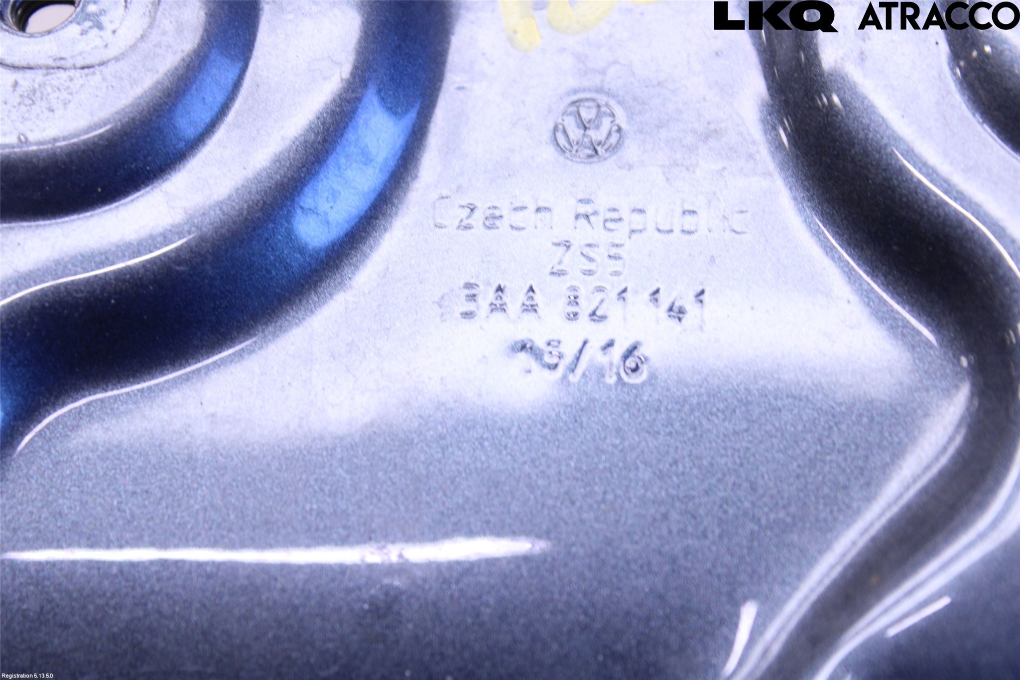 Volkswagen VW PASSAT 11-14 Skärmfäste Fram Vä