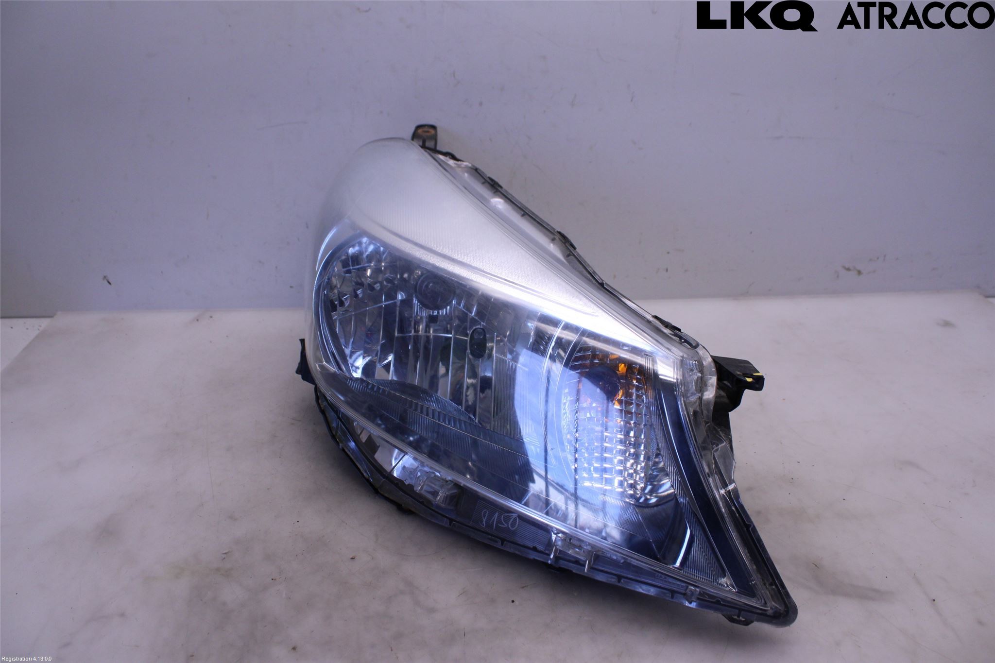 Toyota YARIS XP130 12-14 Strålkastare Höger