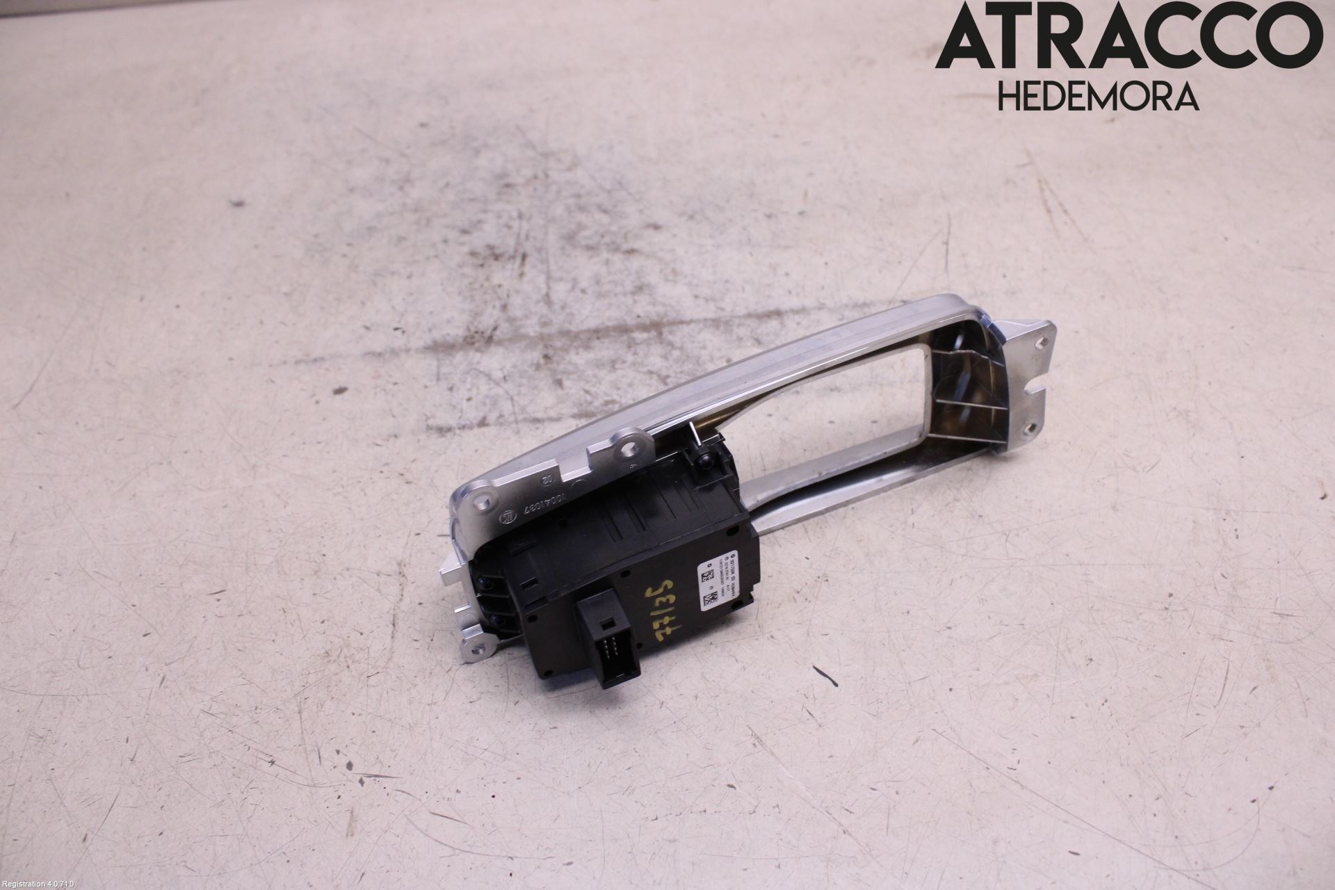 BMW 5 F10/F11/F18 09-17 Strömställare Parkeringsbroms